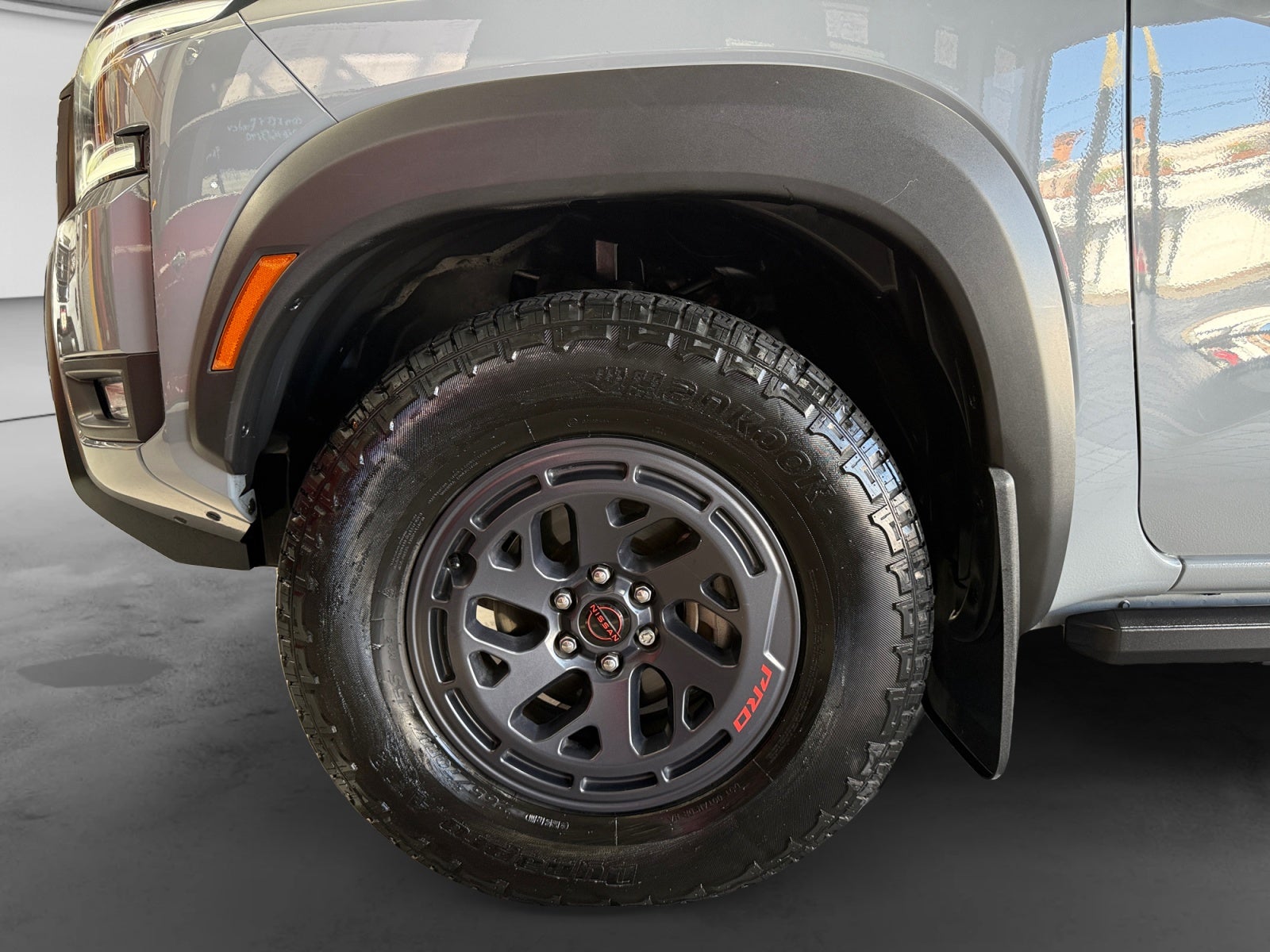 2025 Nissan FRONTIER V6 PRO-4X 25