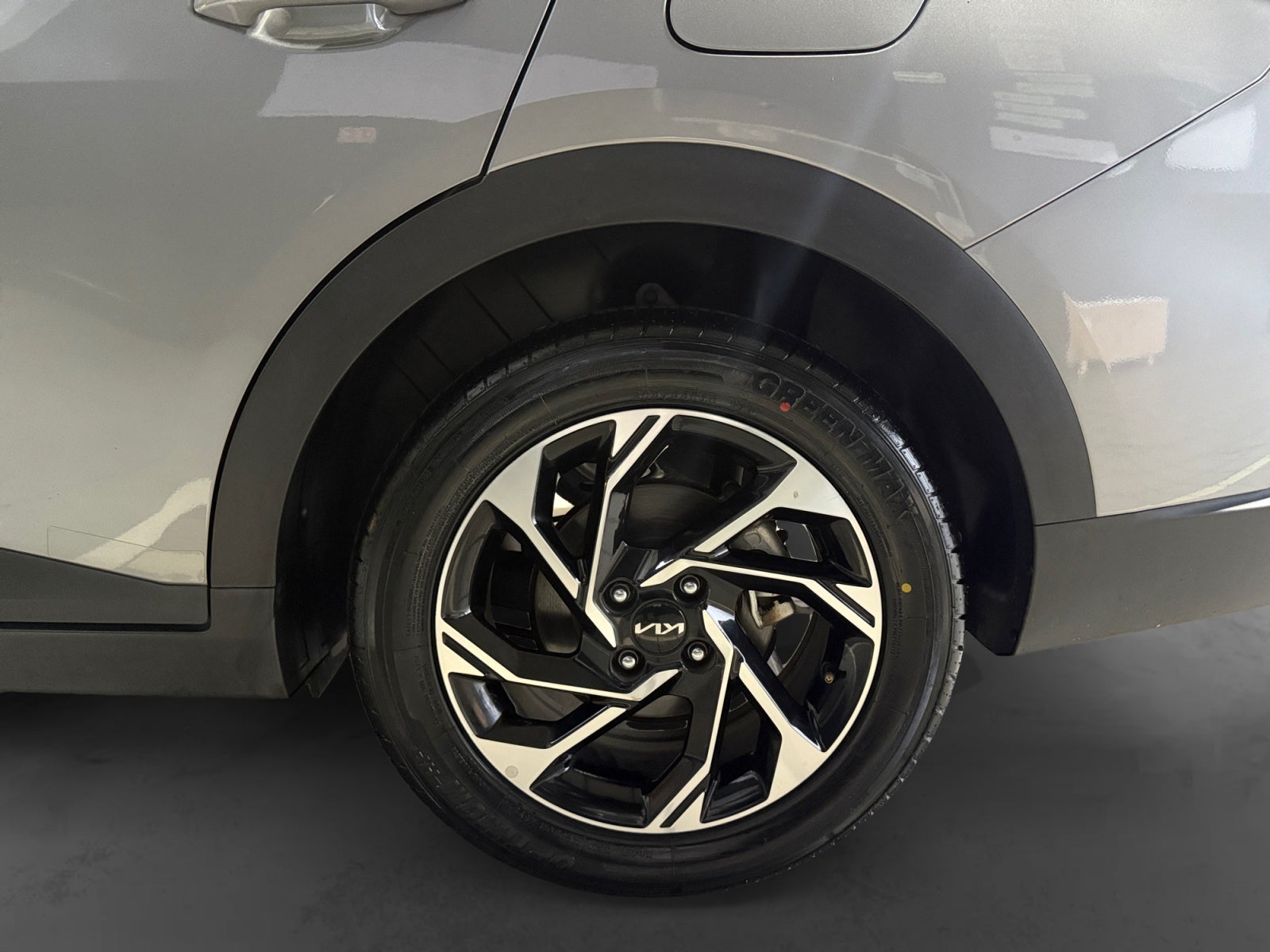 2024 Kia K3 EX AT