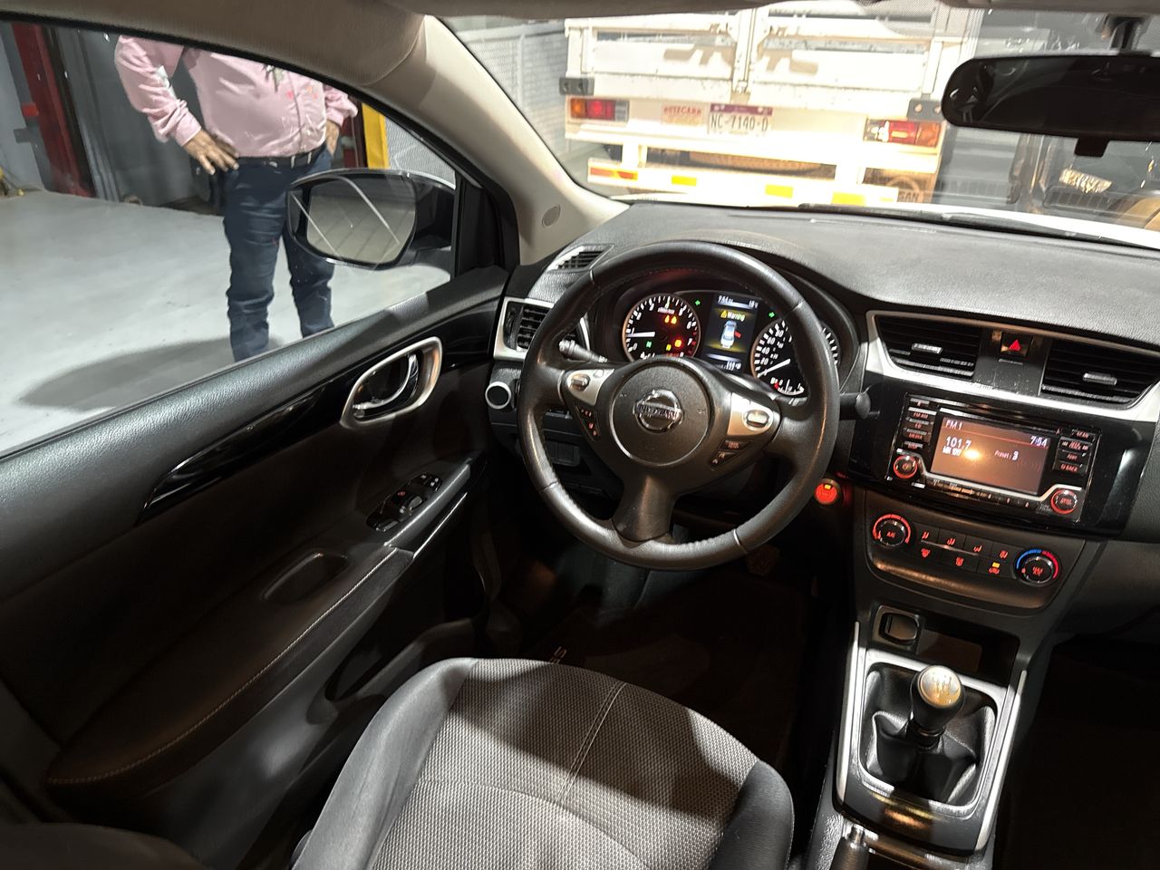 2017 Nissan SENTRA ADVANCE MT