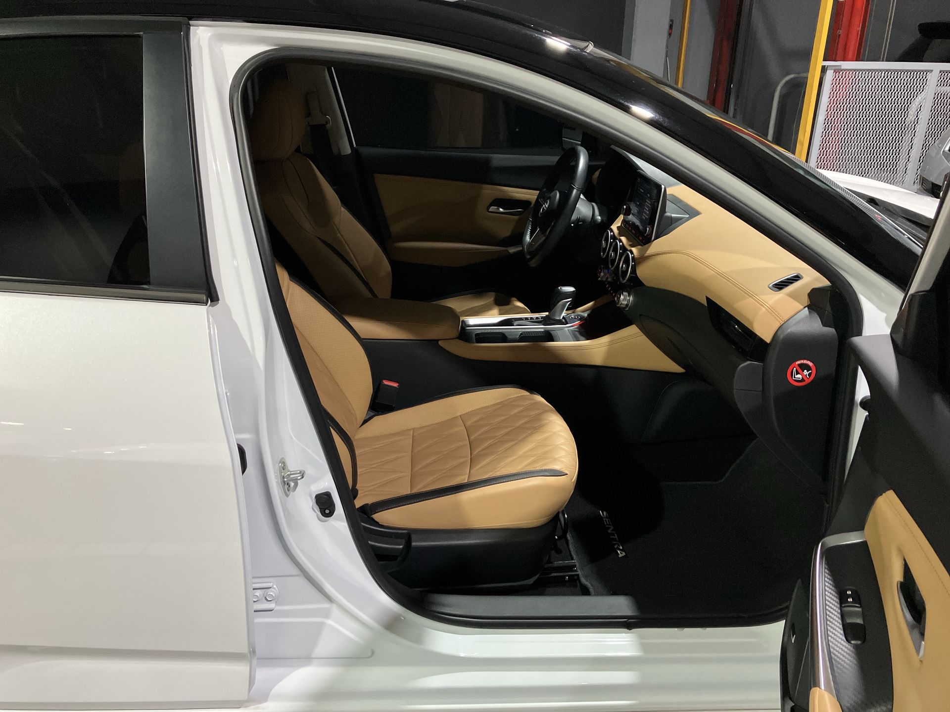 2024 Nissan SENTRA PLATINUM BITONO CVT 25