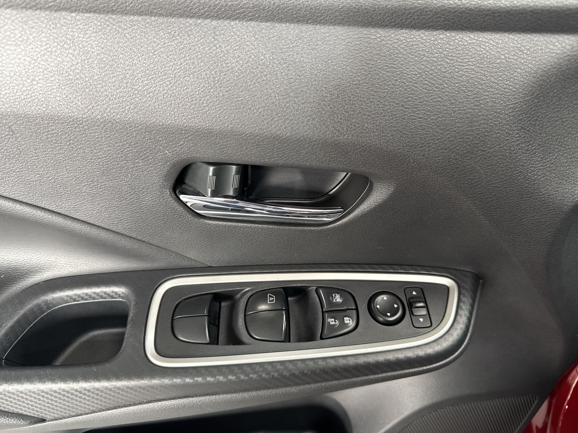 2023 Nissan VERSA SR CVT 23