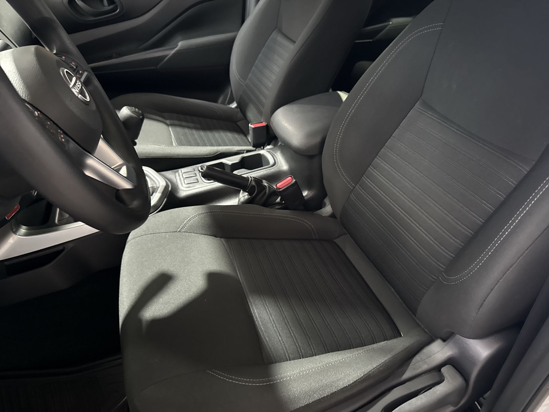 2025 Nissan FRONTIER XE TM 25