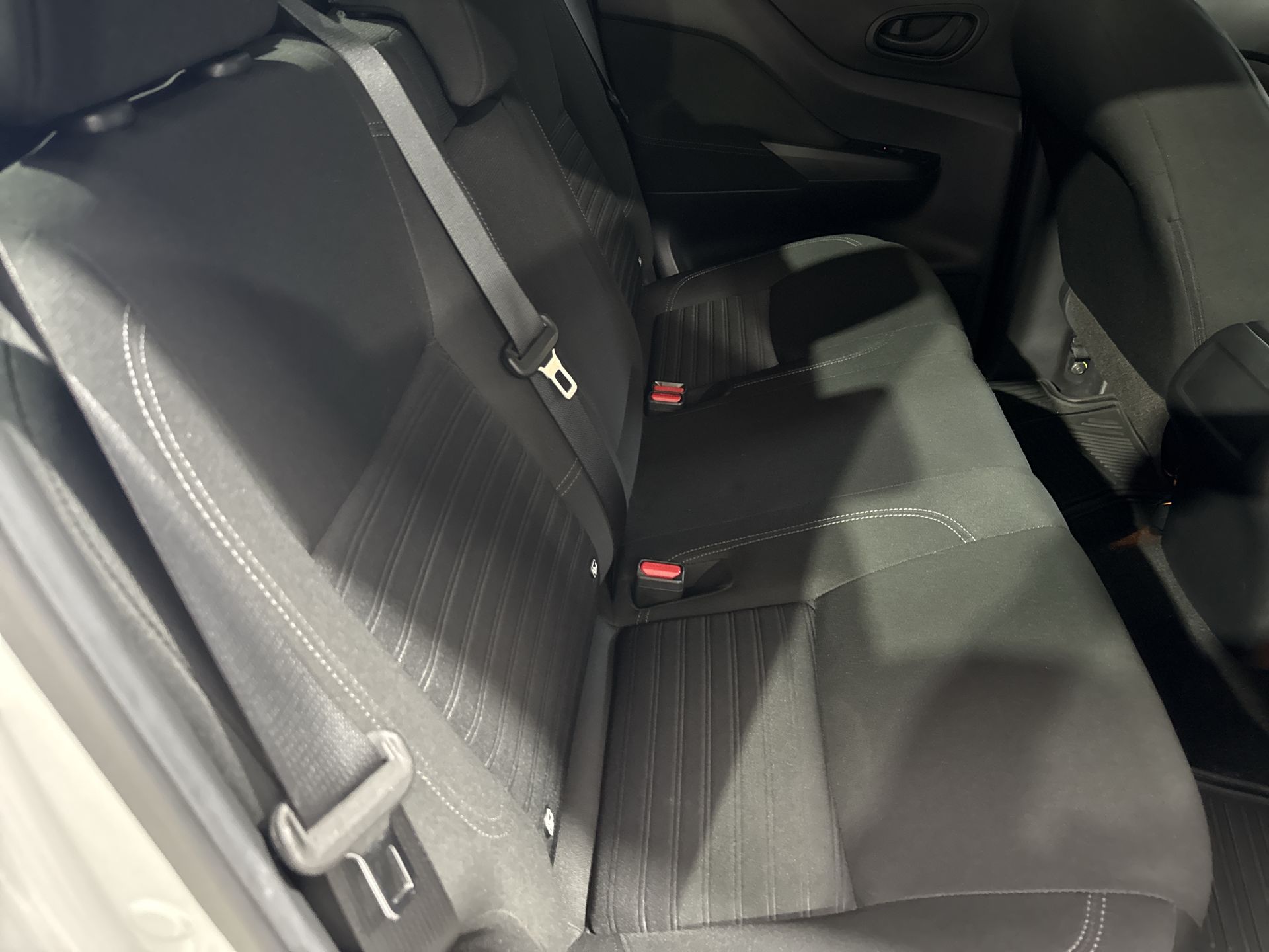 2025 Nissan FRONTIER XE TM 25