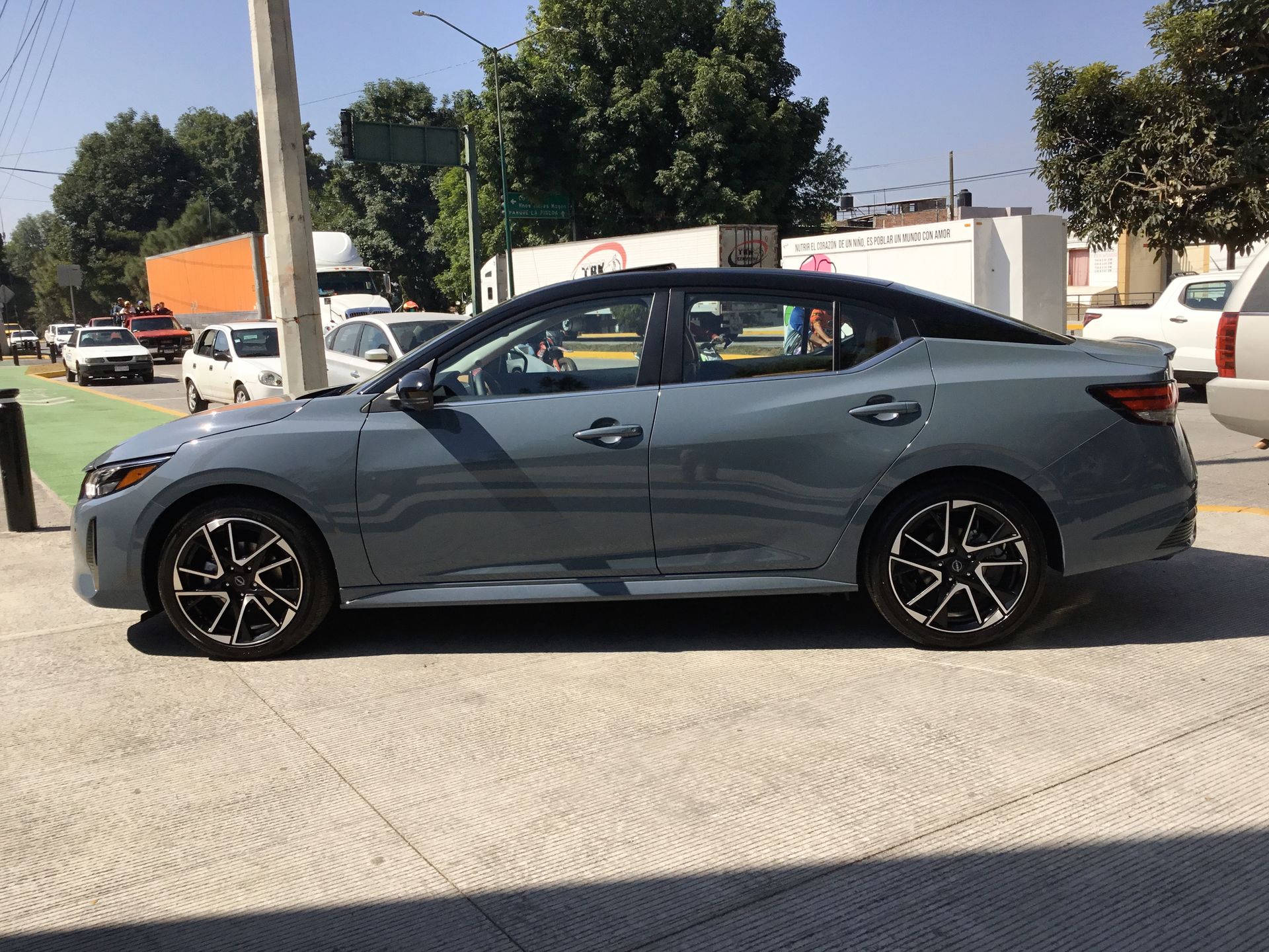 2025 Nissan SENTRA PLATINUM BITONO CVT 25