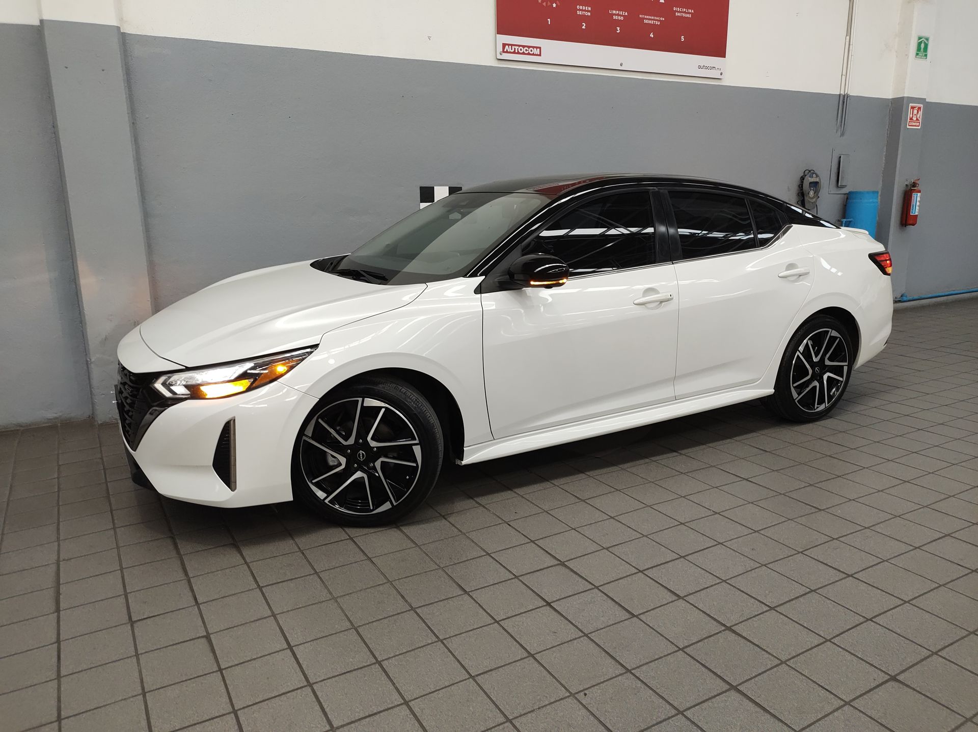 2024 Nissan SENTRA SR BITONO CVT 24