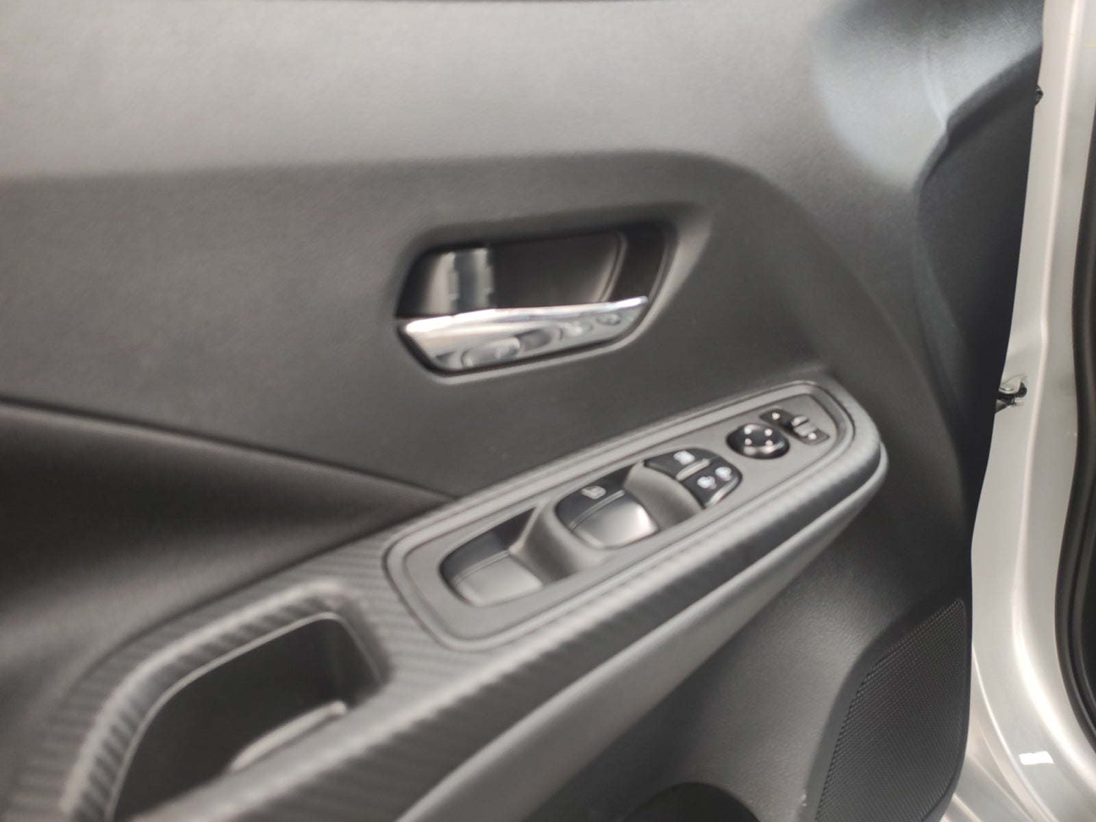 2022 Nissan VERSA ADVANCE CVT 22