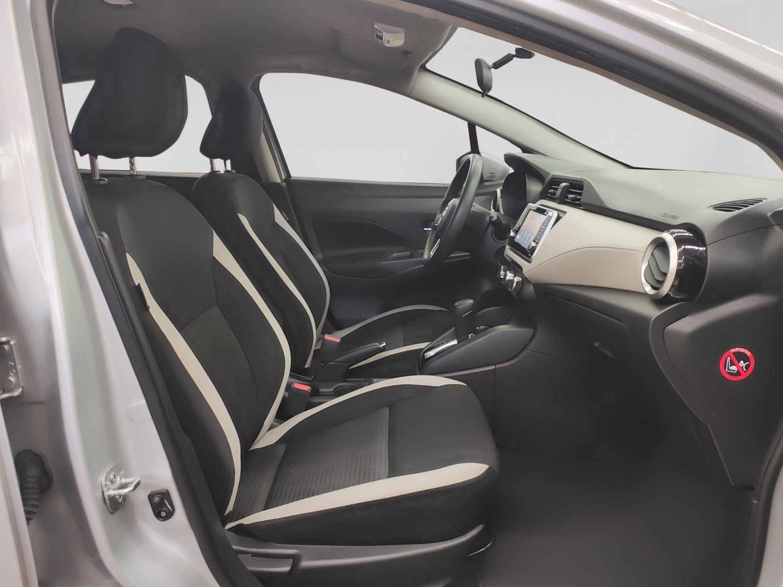 2022 Nissan VERSA ADVANCE CVT 22