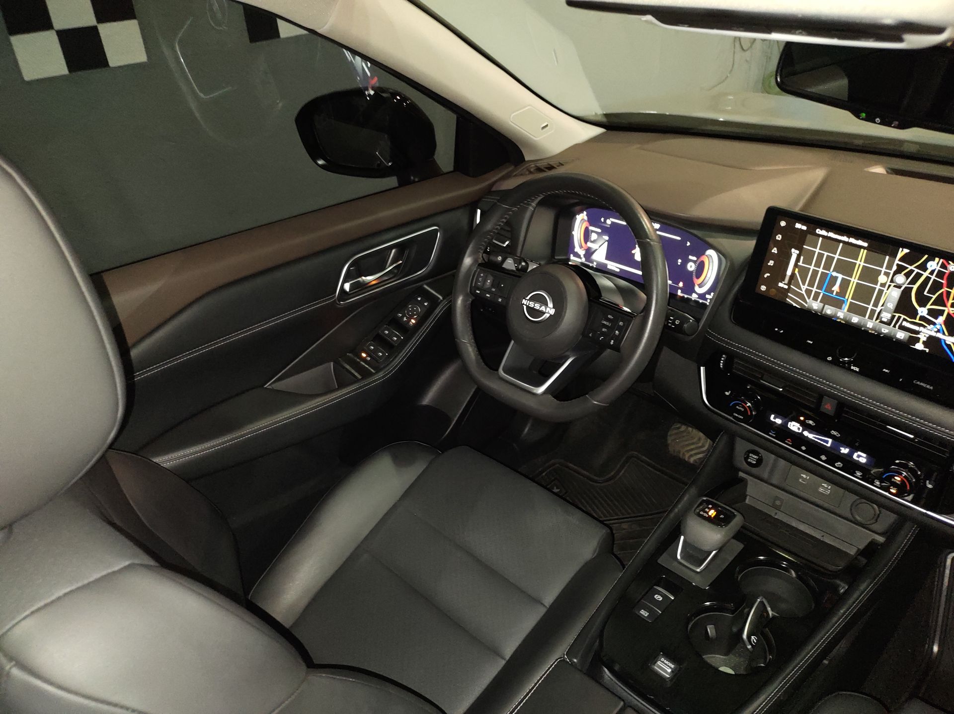 2025 Nissan X-TRAIL PLATINUM 2 ROW 25