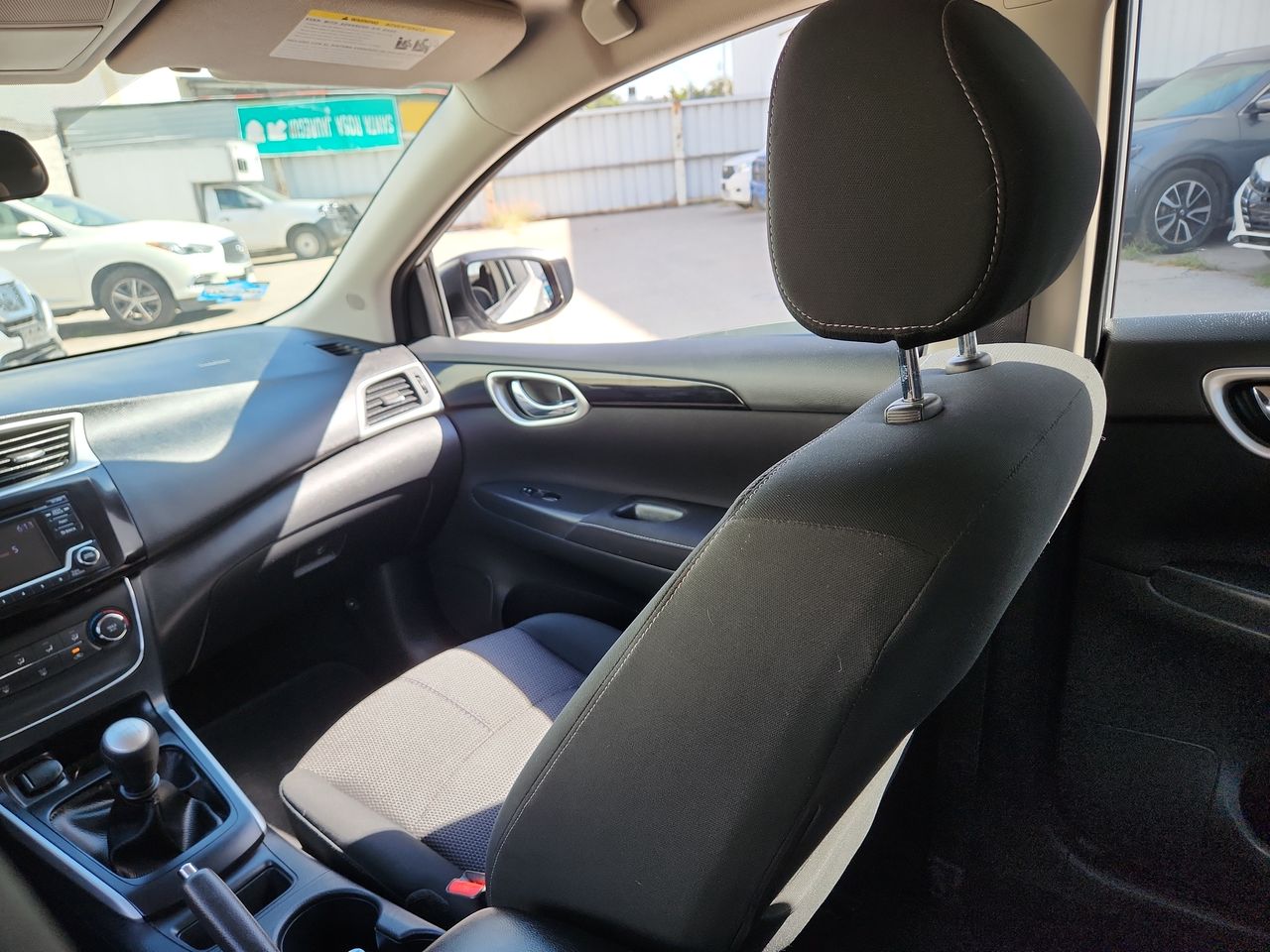 2018 Nissan SENTRA ADVANCE MT