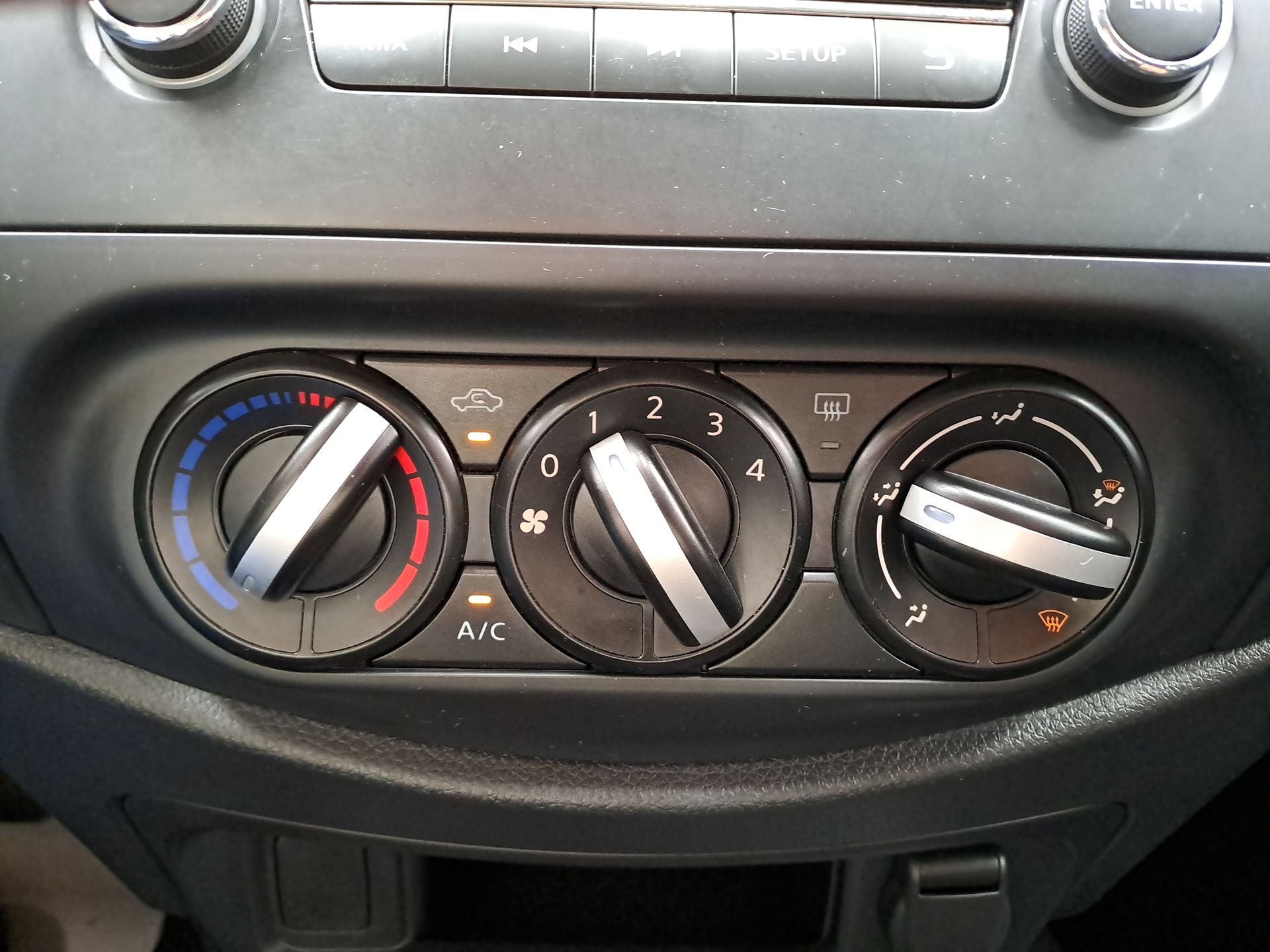 2024 Nissan FRONTIER FRONTIER SE TM 24