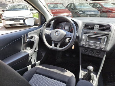 2018 Volkswagen VENTO COMFORTLINE STD.