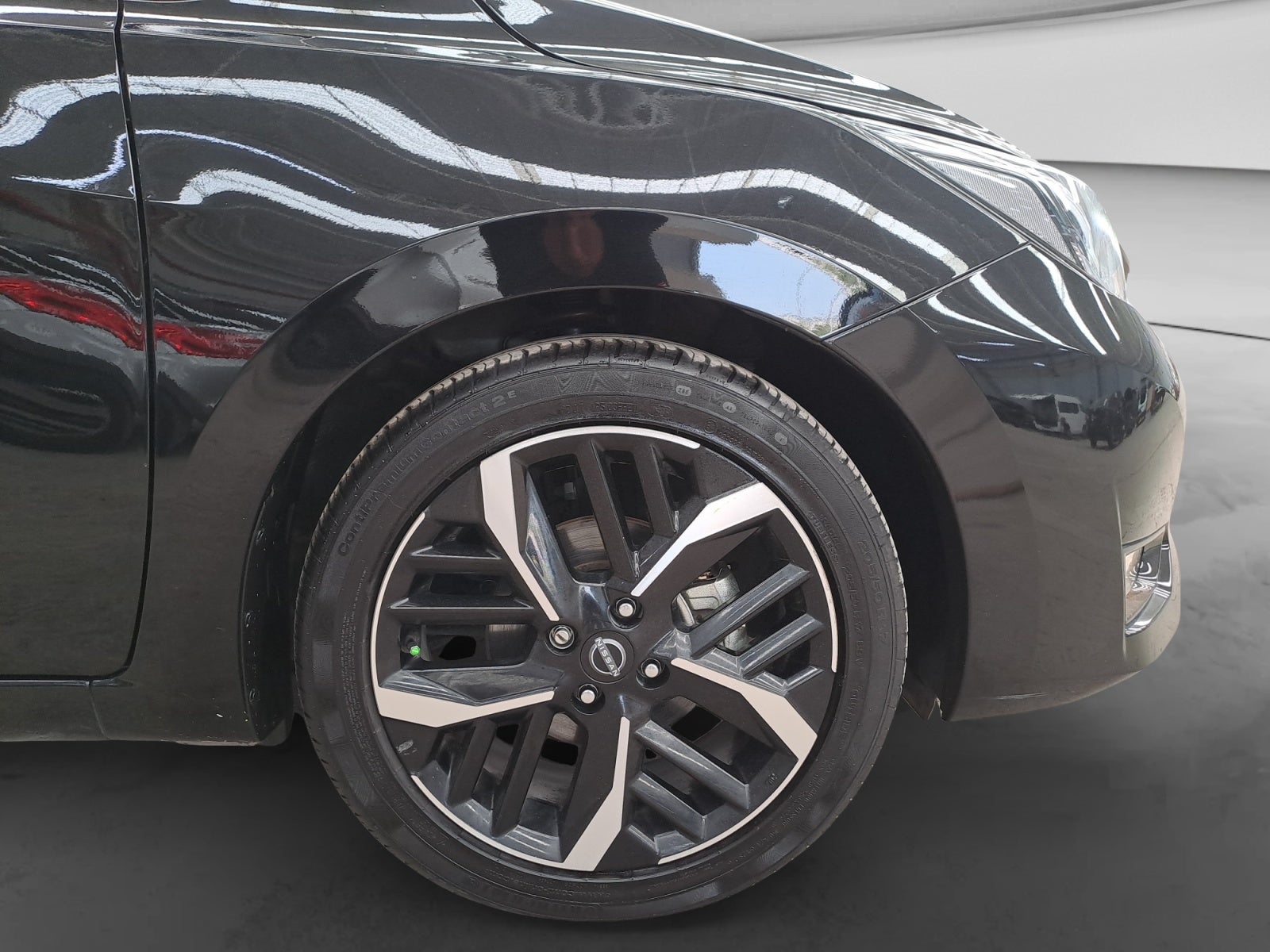 2025 Nissan VERSA SR CVT 25