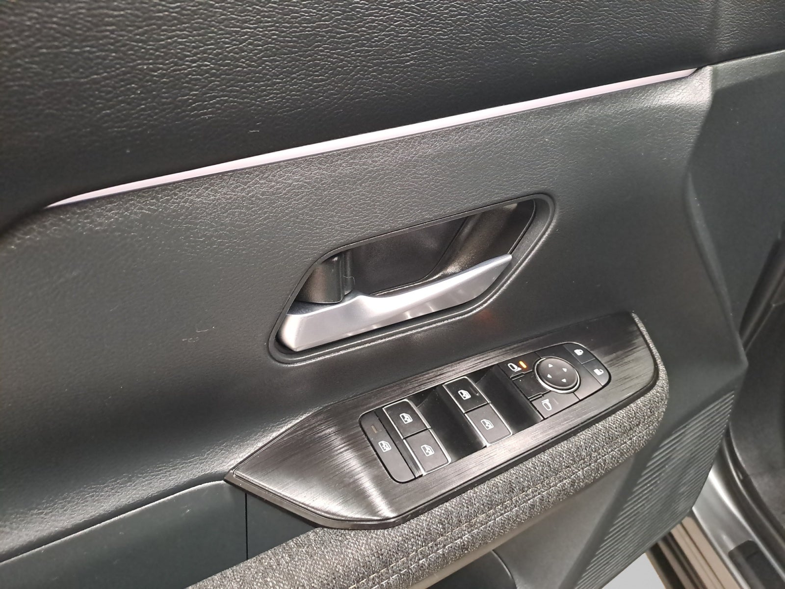 2025 Nissan KICKS ADVANCE CVT 25