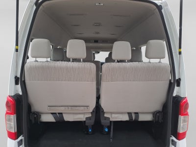 2024 Nissan NV350 URVAN 14 PASAJEROS AMPLIA AA 24