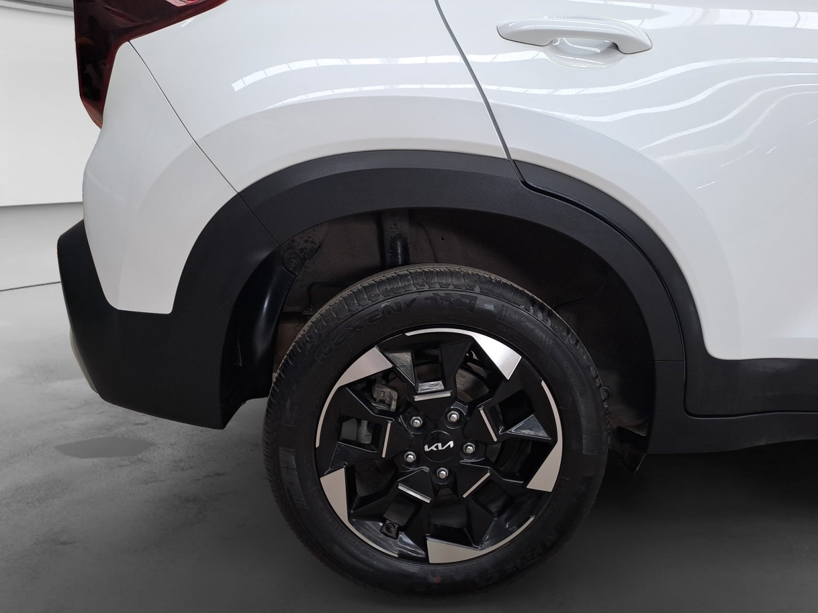 2024 Kia SONET LX MT