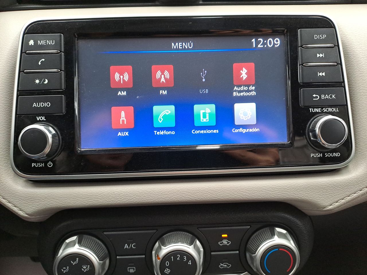 2022 Nissan VERSA ADVANCE CVT 22