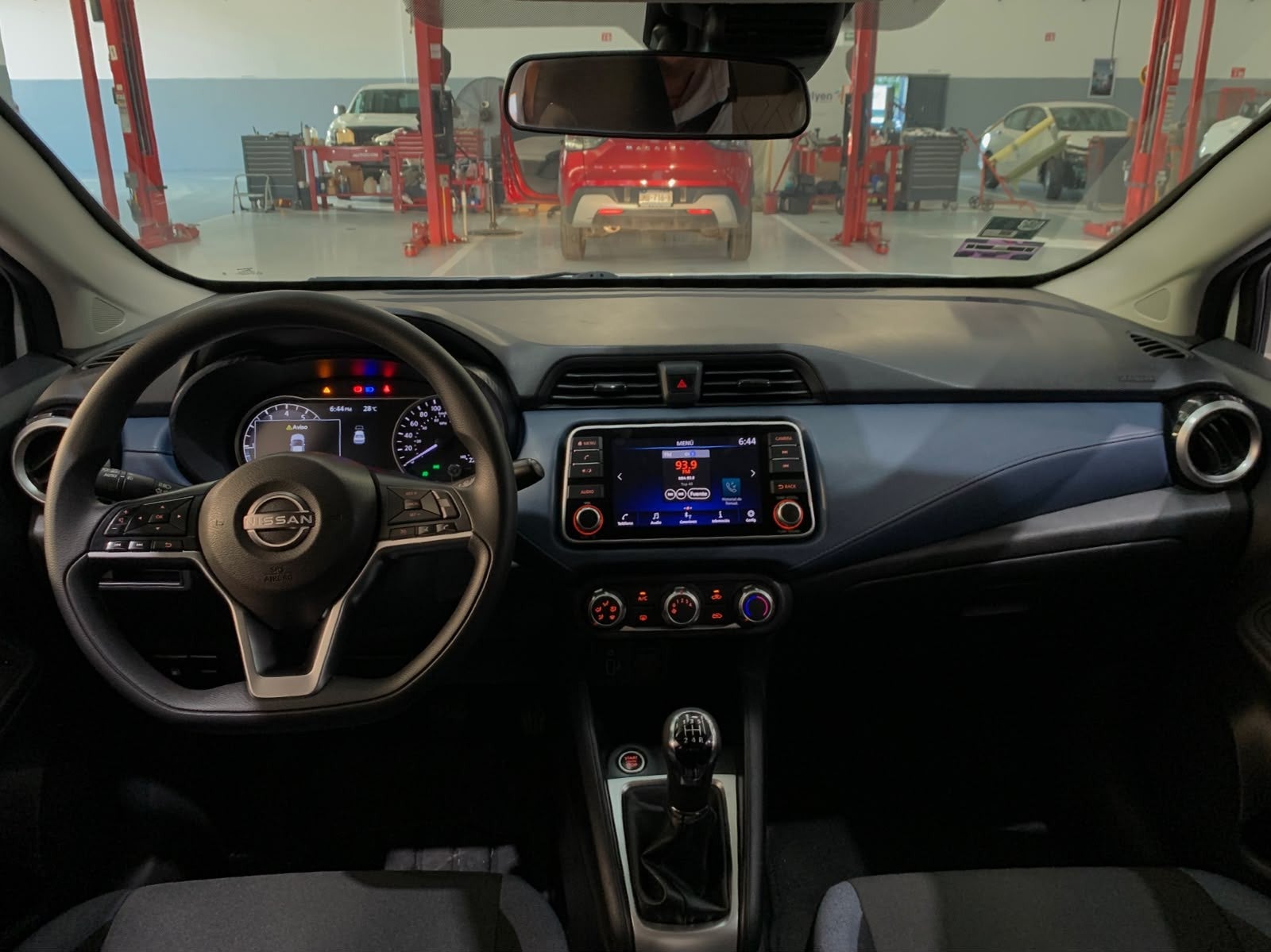 2024 Nissan VERSA ADVANCE MT 24