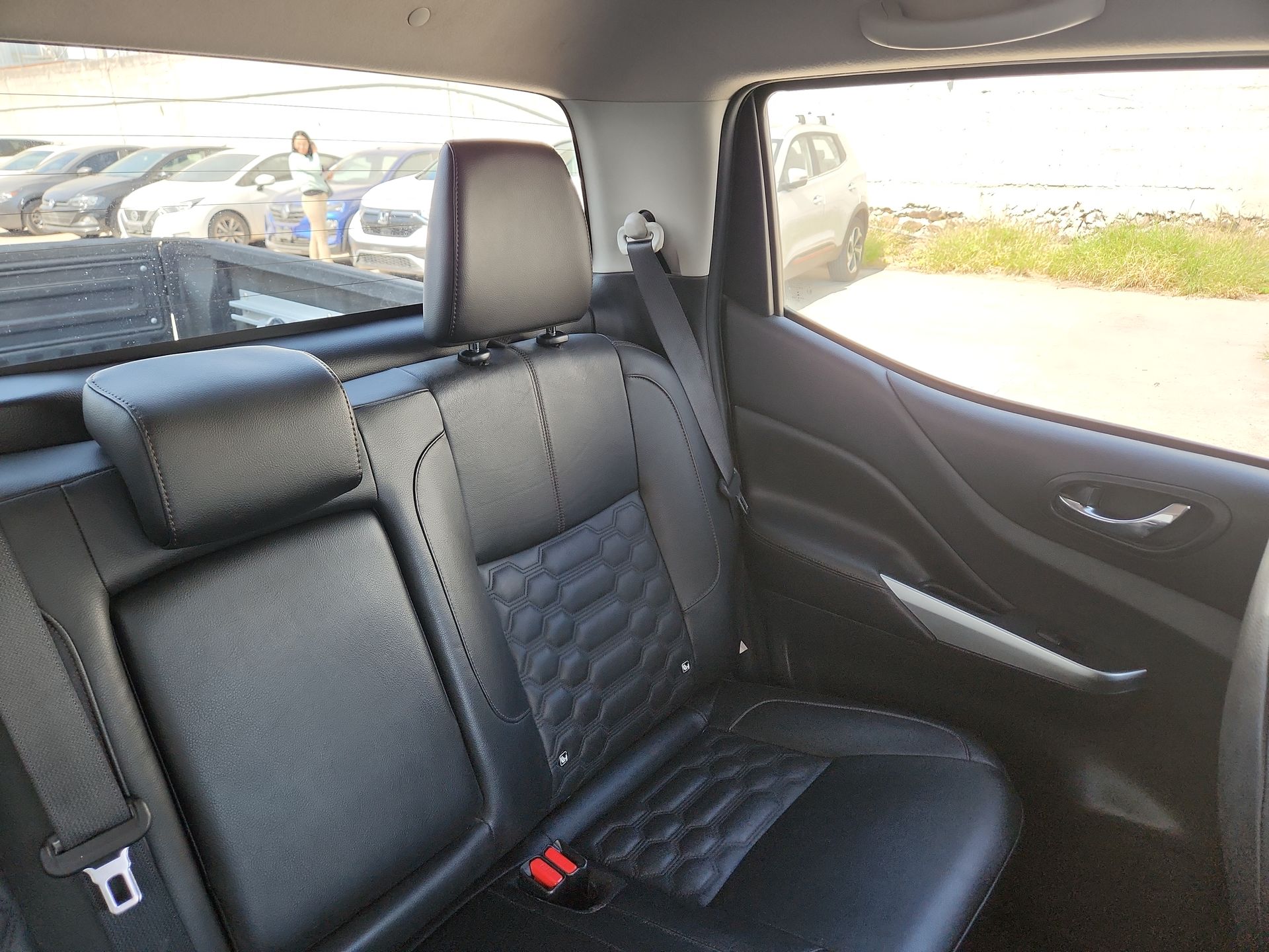 2023 Nissan FRONTIER PLATINUM LE TA 23