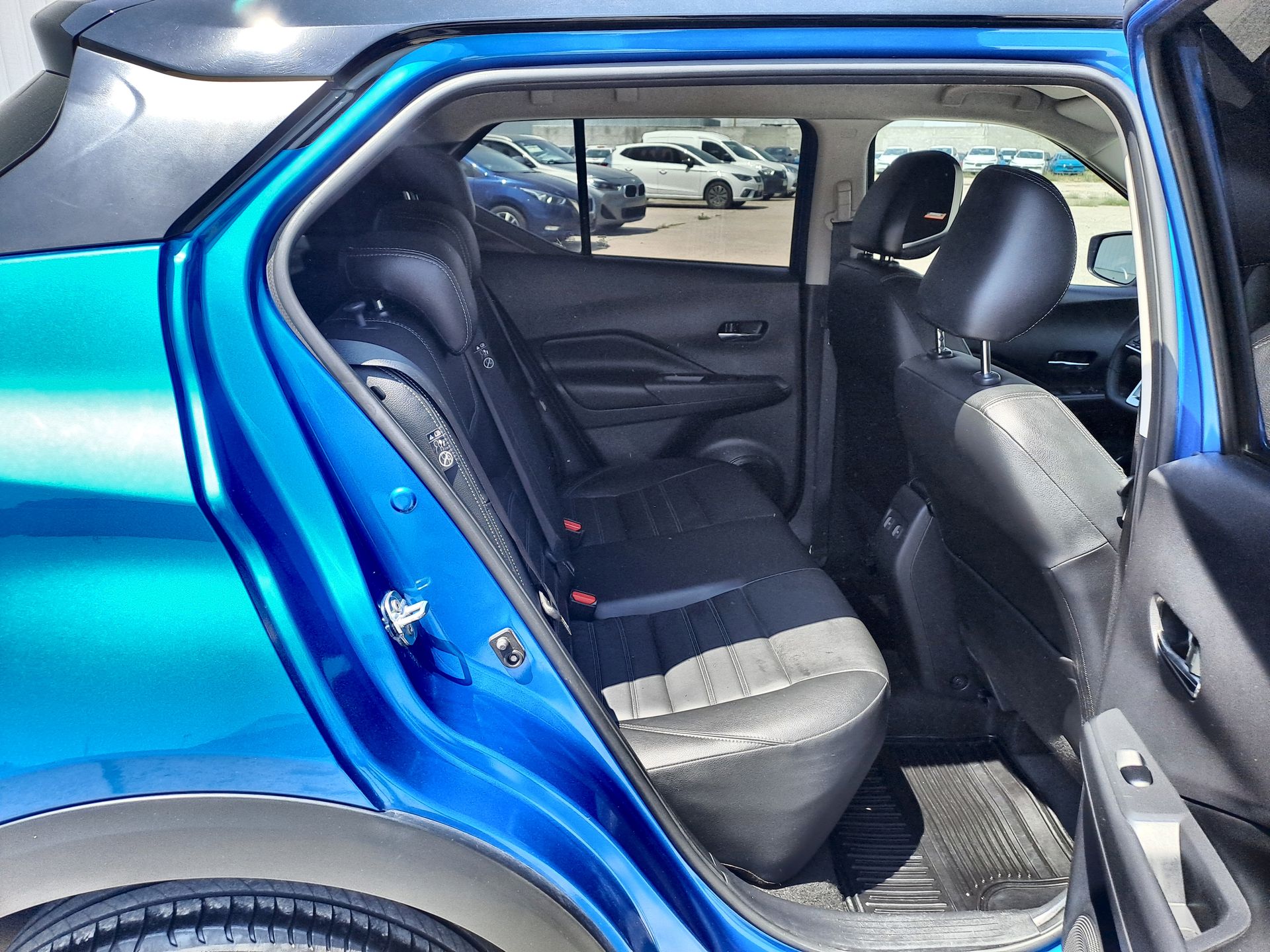 2024 Nissan KICKS PLATINUM BI-TONO 1.6 LTS CVT 24