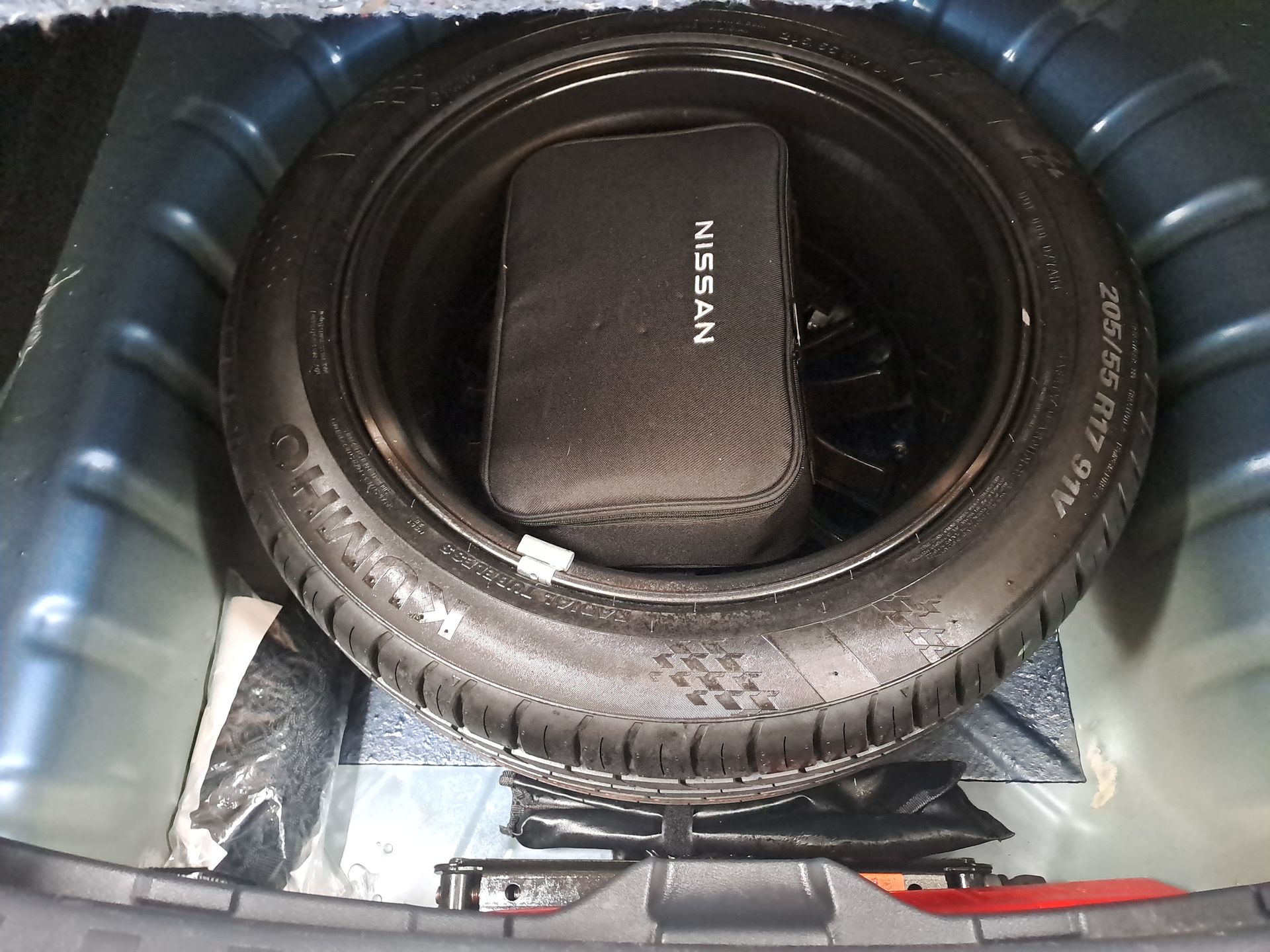 2024 Nissan KICKS PLATINUM BI-TONO 1.6 LTS CVT 24