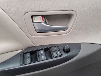 2018 Toyota SIENNA LE