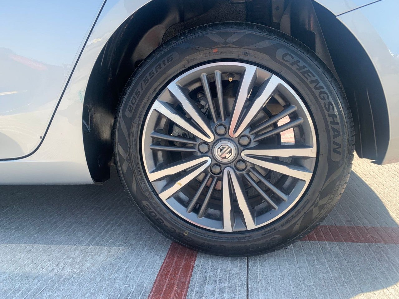 2024 MG MG5 1.5L DEL ELEGANCE MT