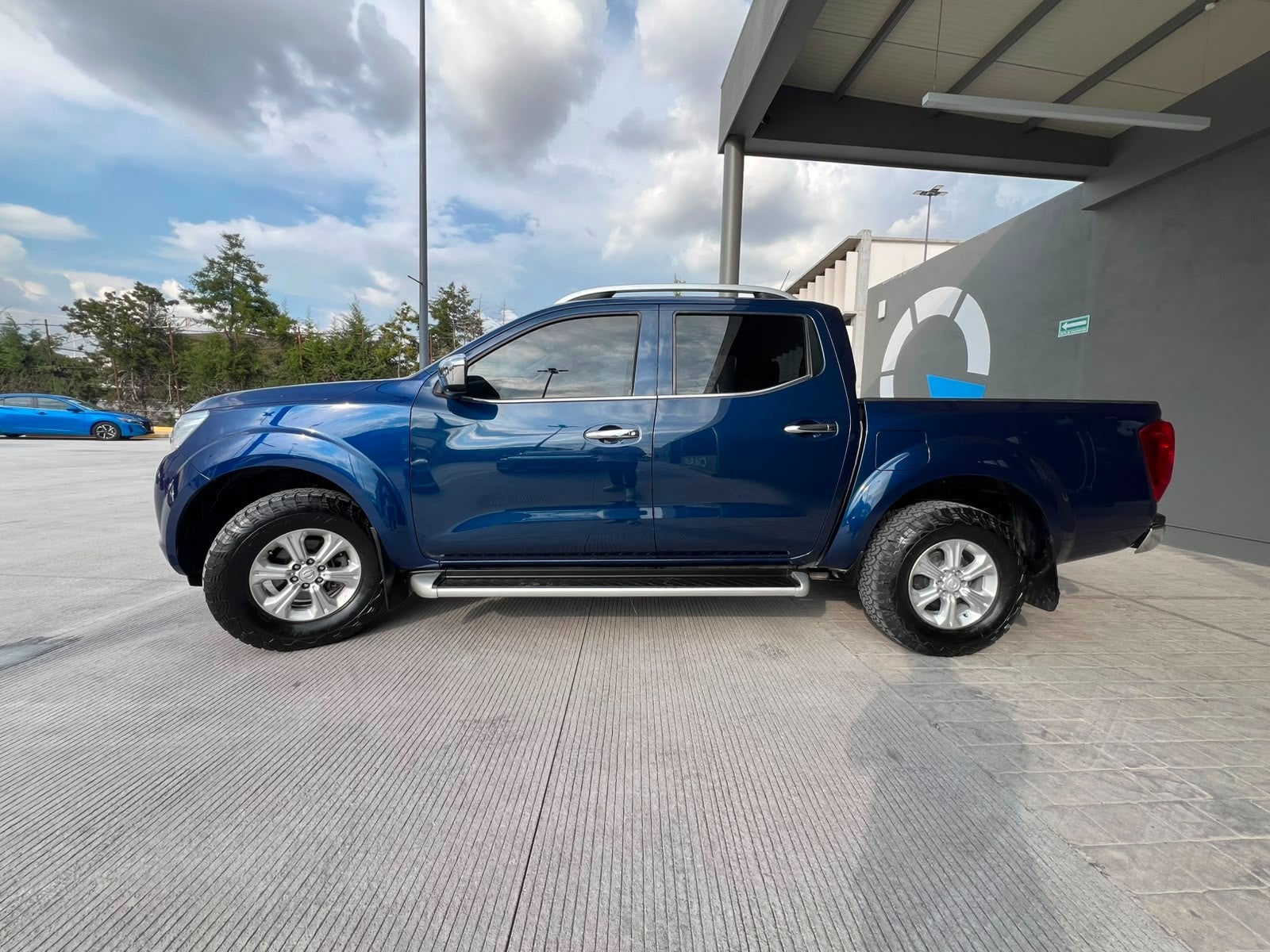 2020 Nissan FRONTIER LE TM AC