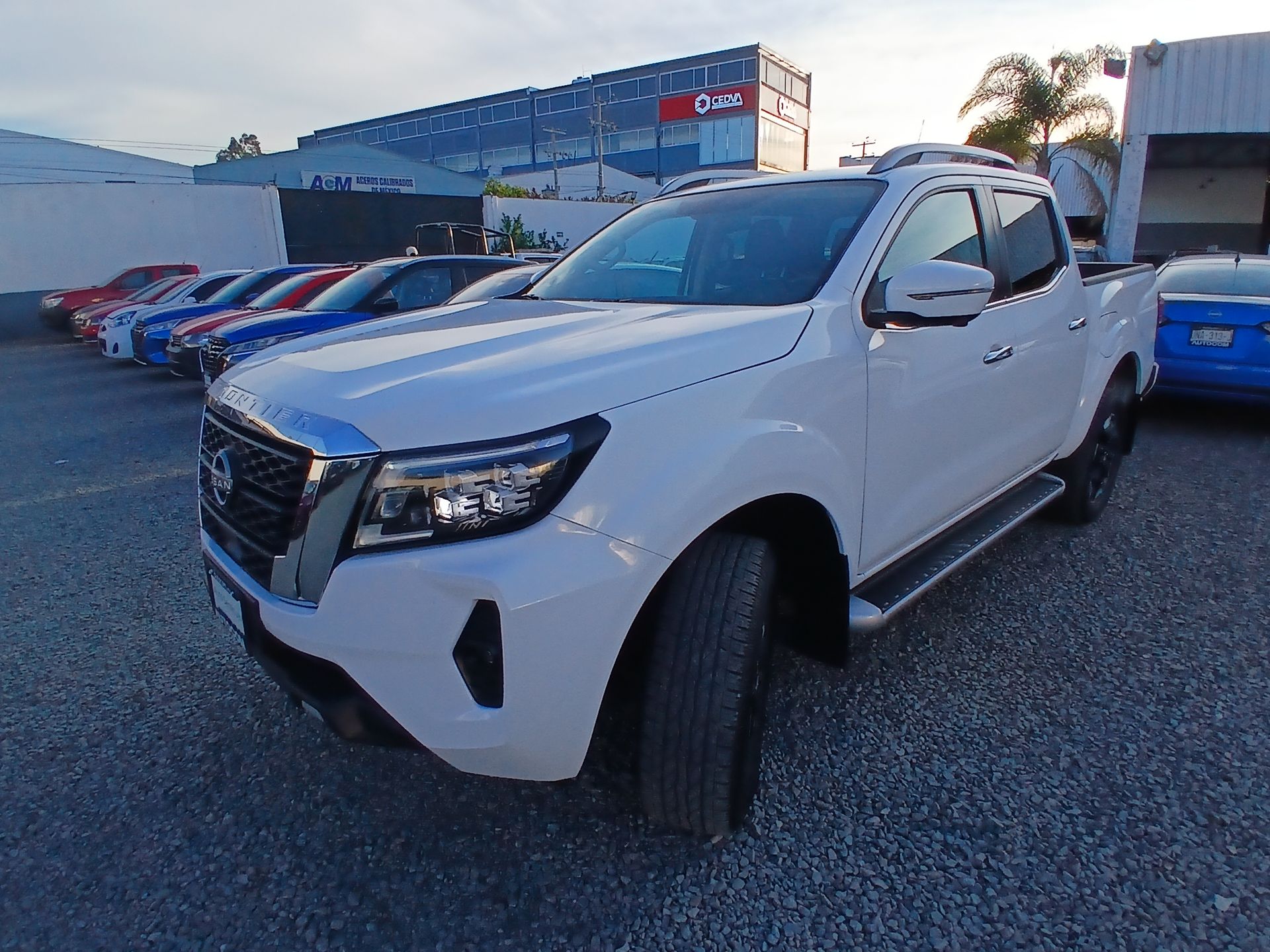 2023 Nissan FRONTIER PLATINUM LE TA 23