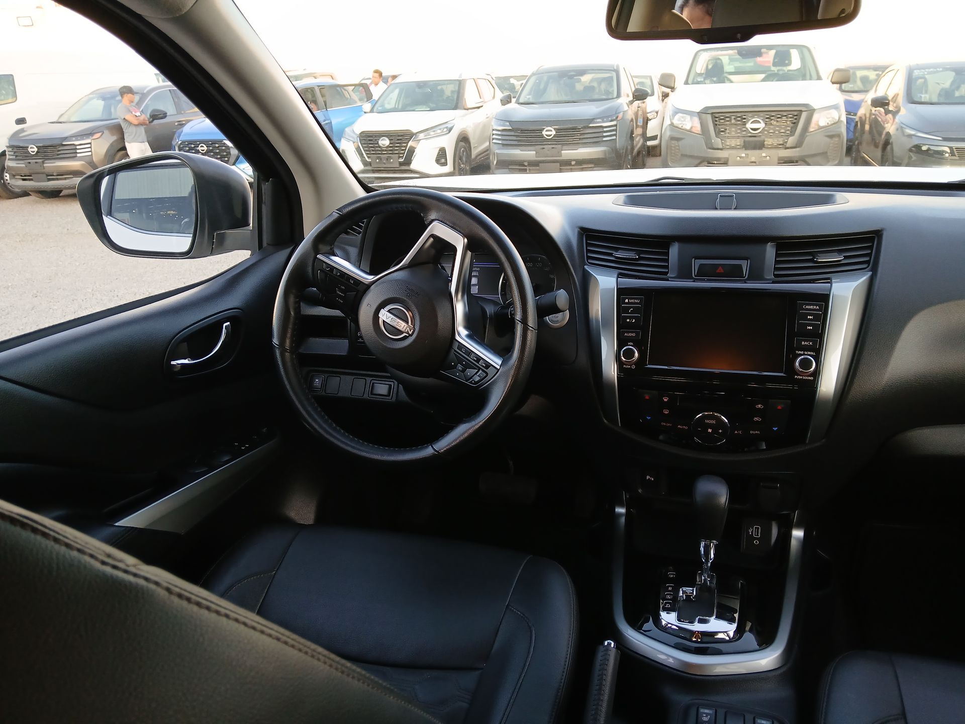 2023 Nissan FRONTIER PLATINUM LE TA 23