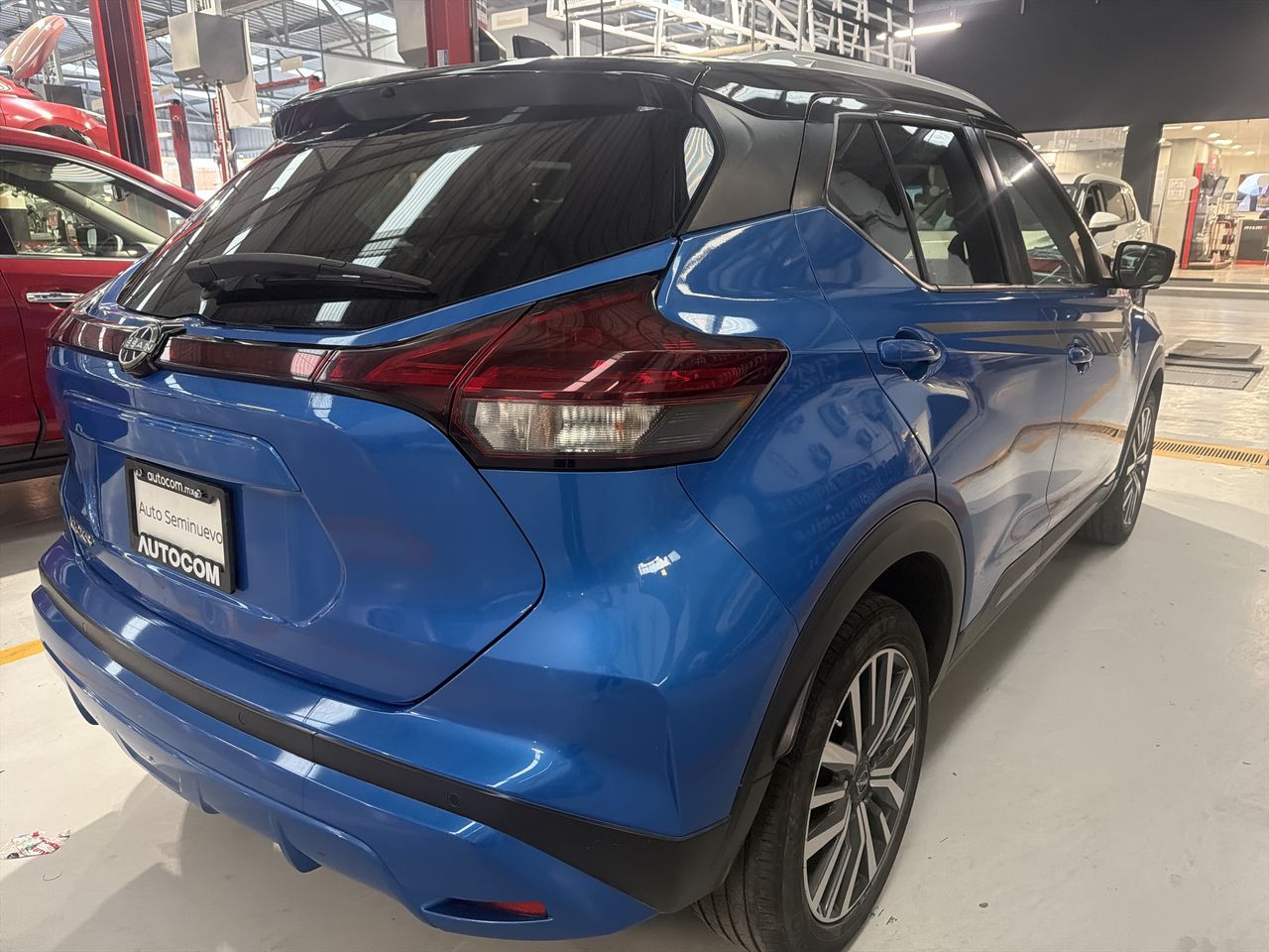 2023 Nissan KICKS PLATINUM BI-TONO 1.6 LTS CVT 23