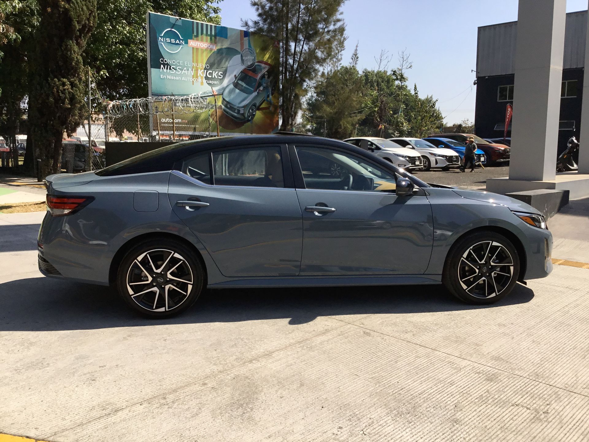 2025 Nissan SENTRA SENTRA SR PLATINUM BITONO CVT PIEL GENUINA