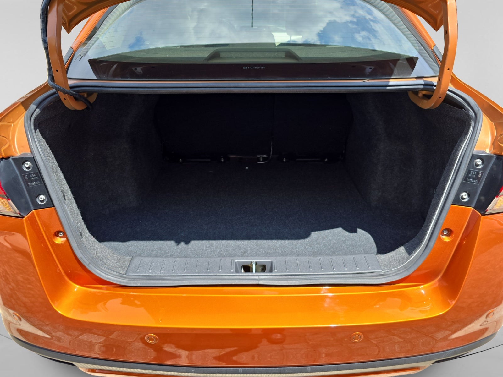 2022 Nissan VERSA ADVANCE CVT 22