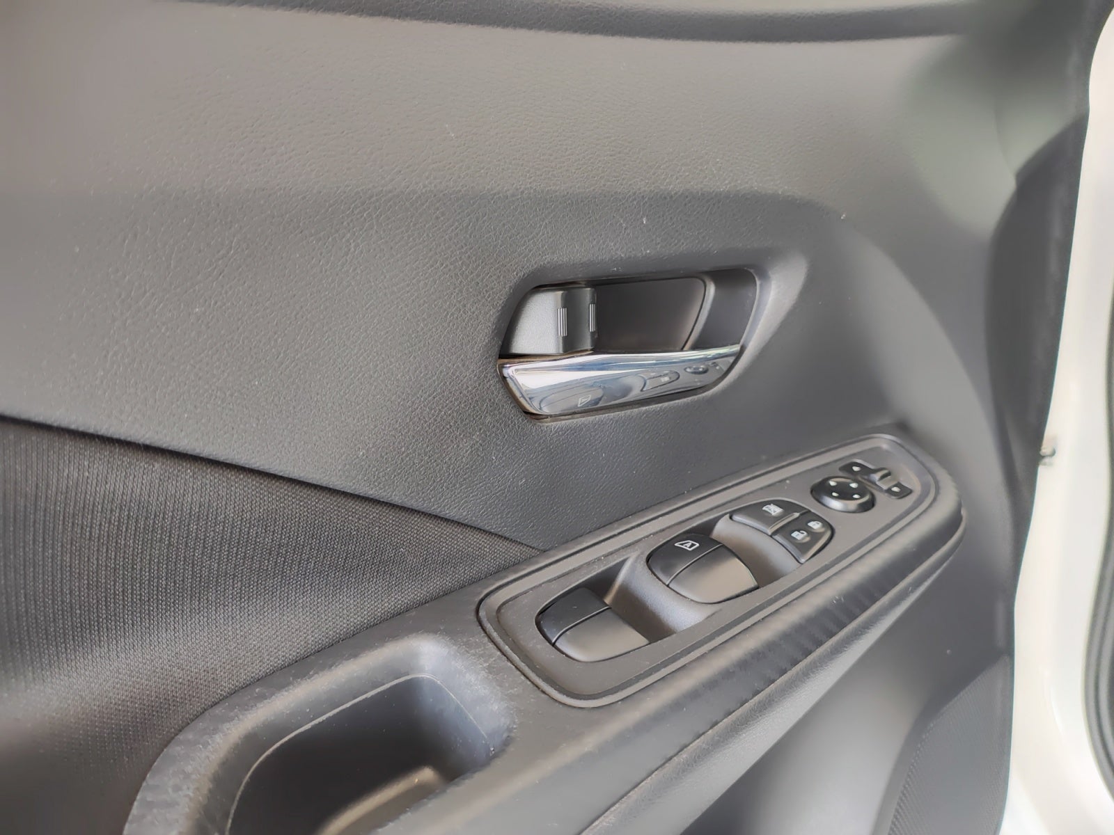 2025 Nissan VERSA ADVANCE MT 25