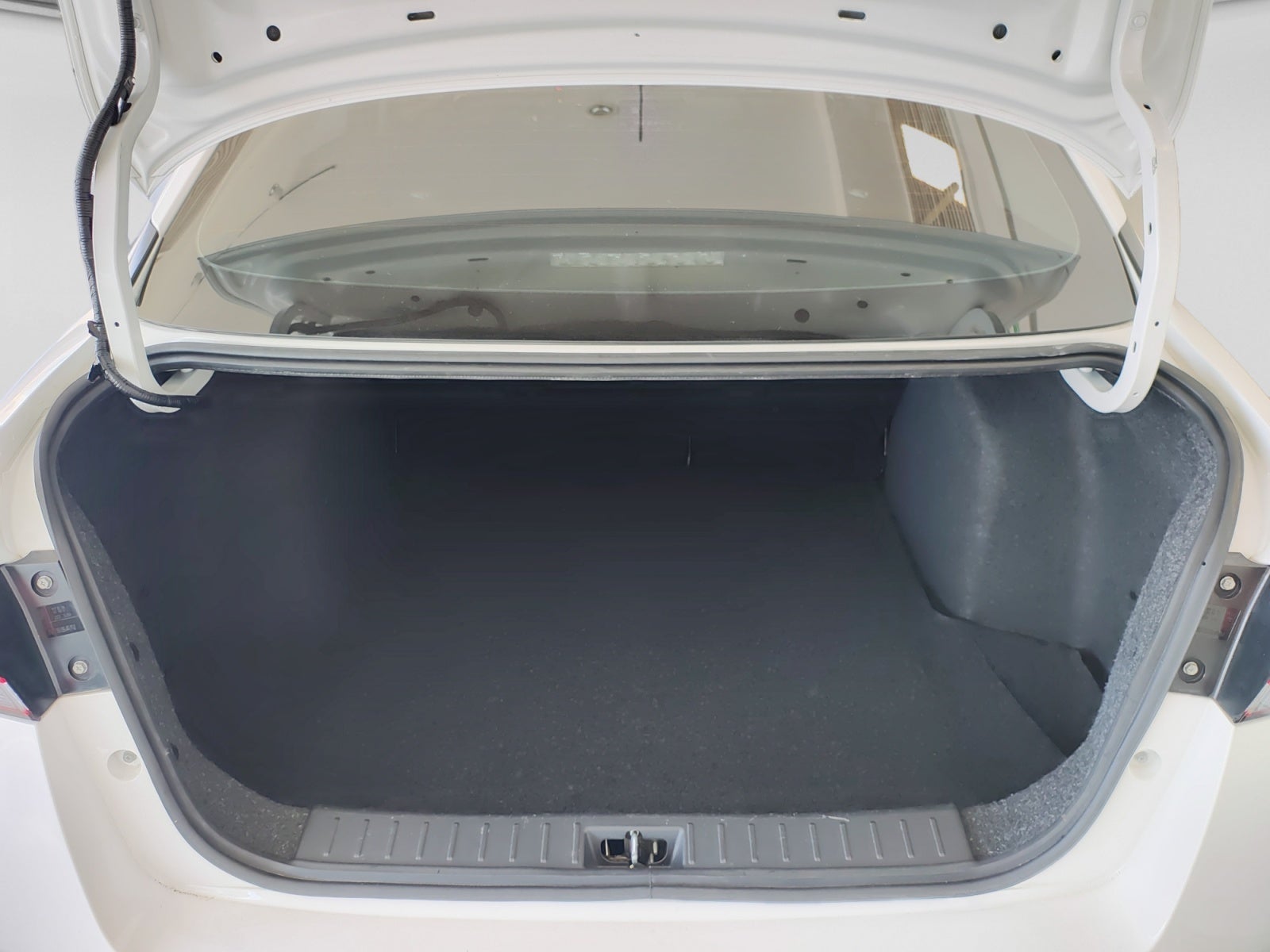 2025 Nissan VERSA ADVANCE MT 25