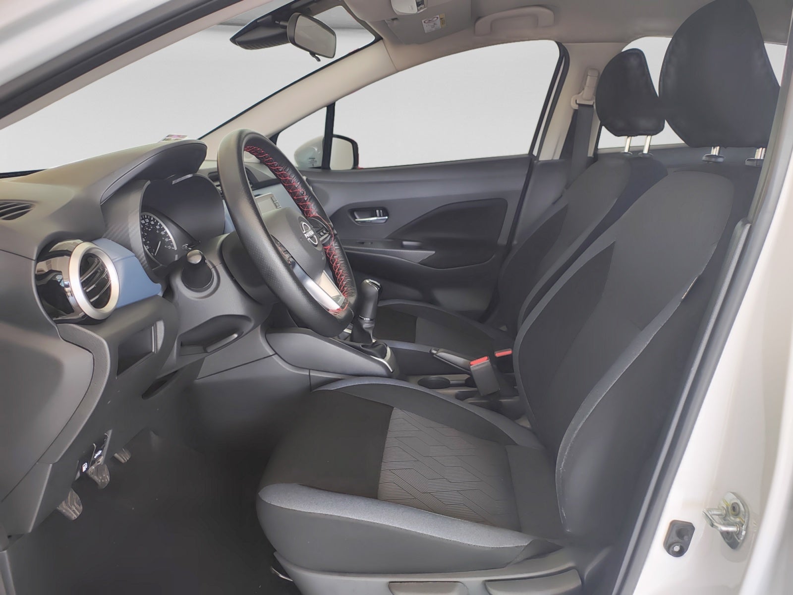 2025 Nissan VERSA ADVANCE MT 25