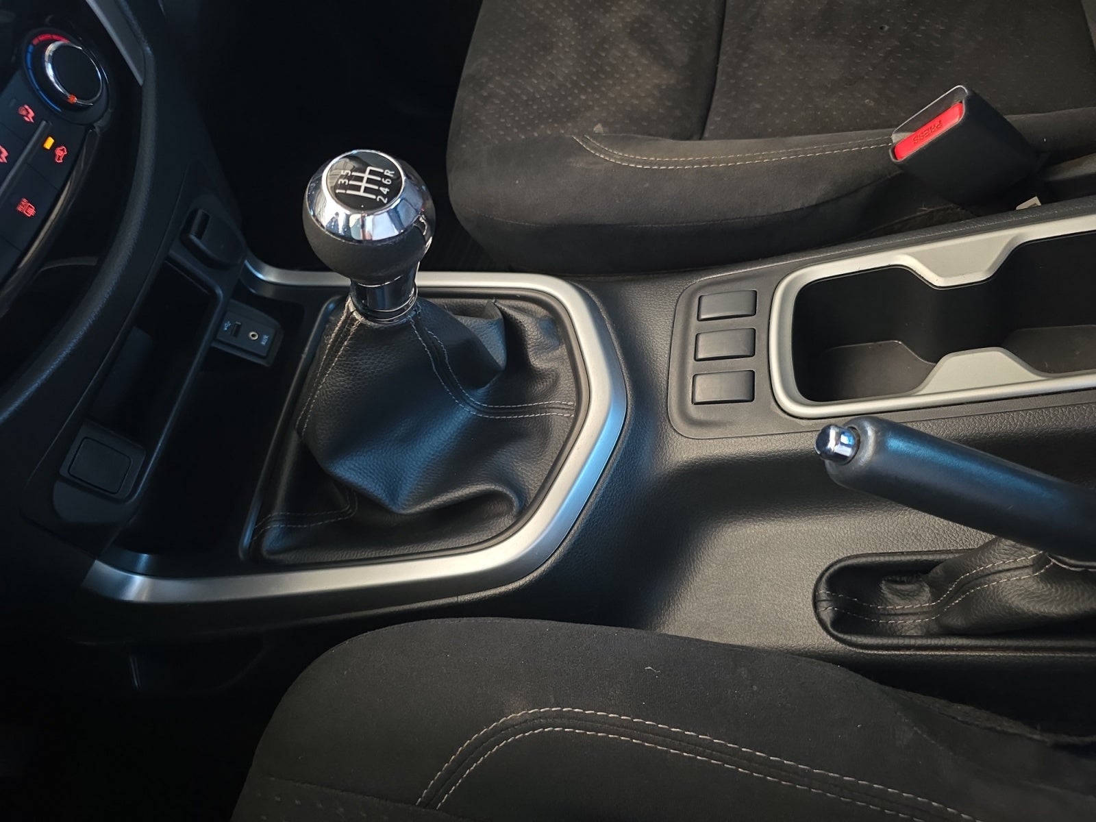 2020 Nissan FRONTIER NP300 FRONTIER LE