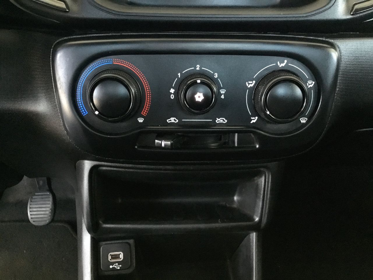 2021 RAM 700 SLT REGULAR CAB