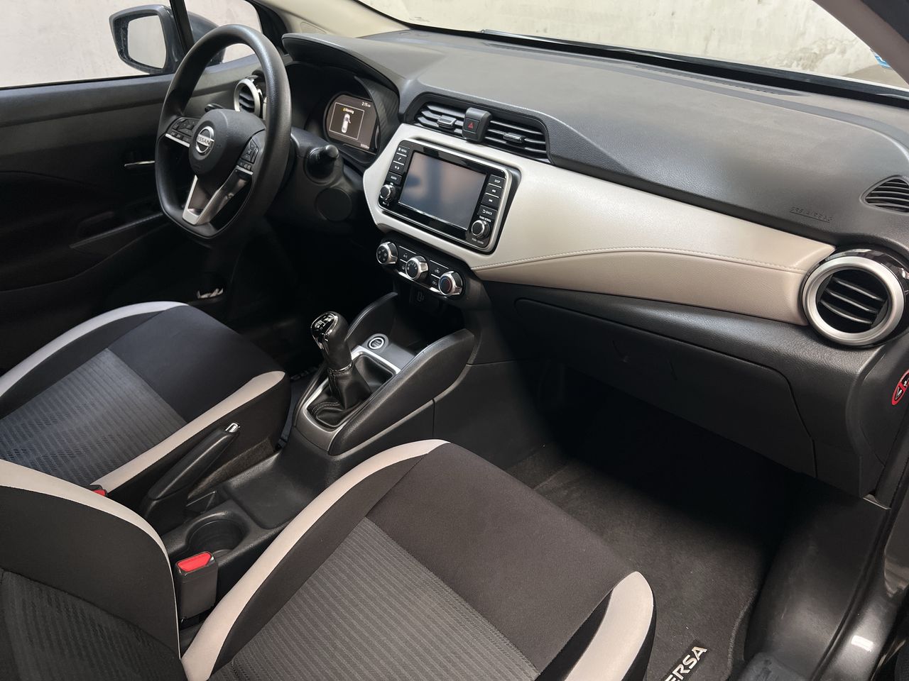 2021 Nissan VERSA ADVANCE MT 21