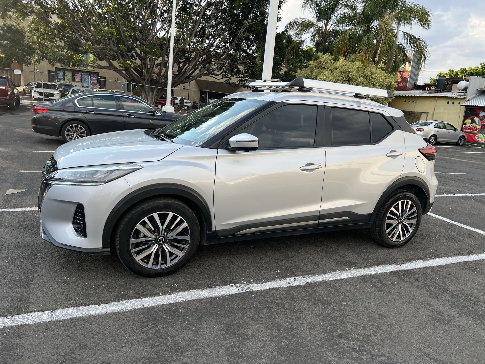 2022 Nissan KICKS PLATINUM 1.6 LTS CVT 22