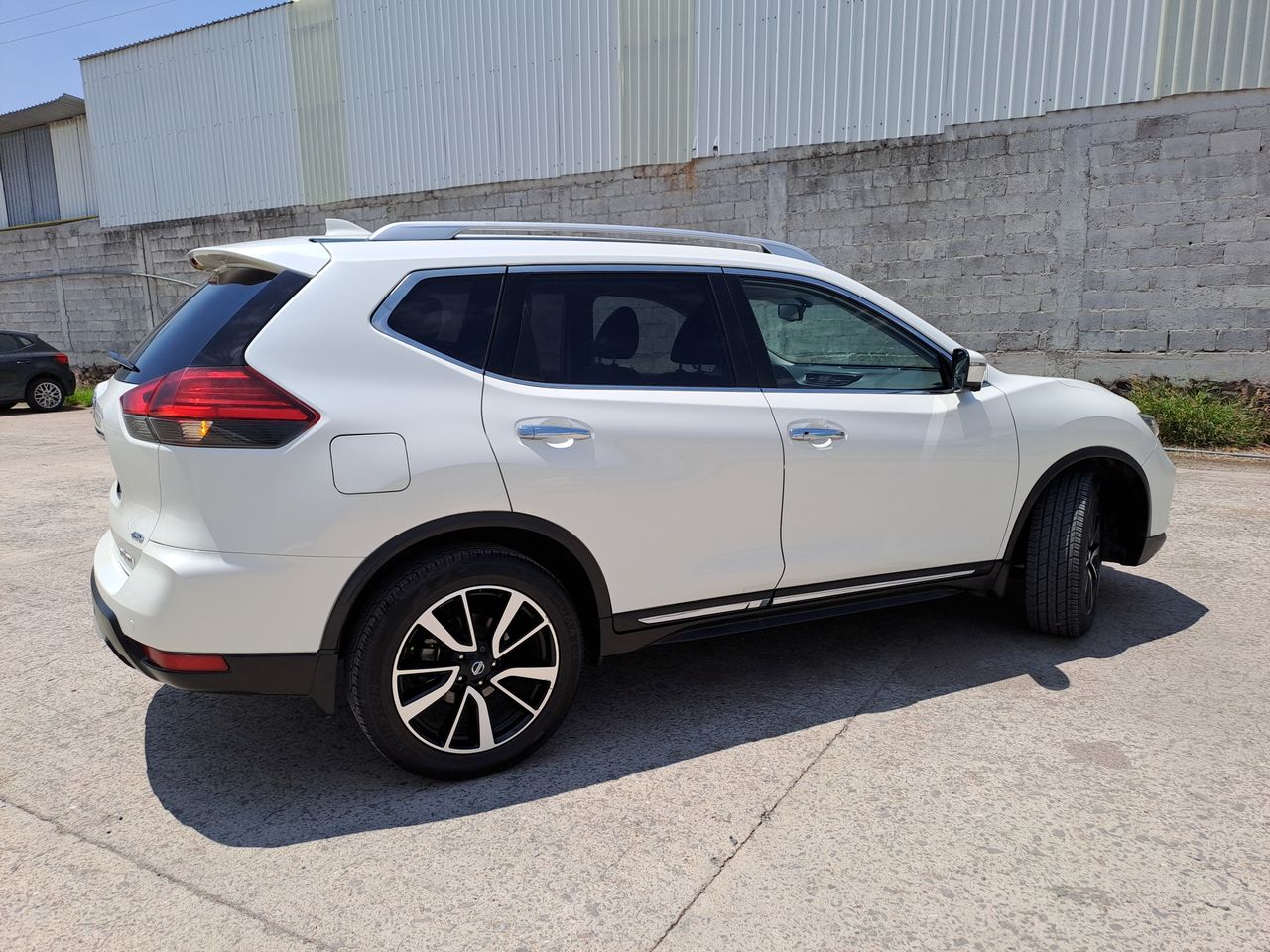 2018 Nissan X-TRAIL XTRAIL EXCLUSIVE 3 FILAS