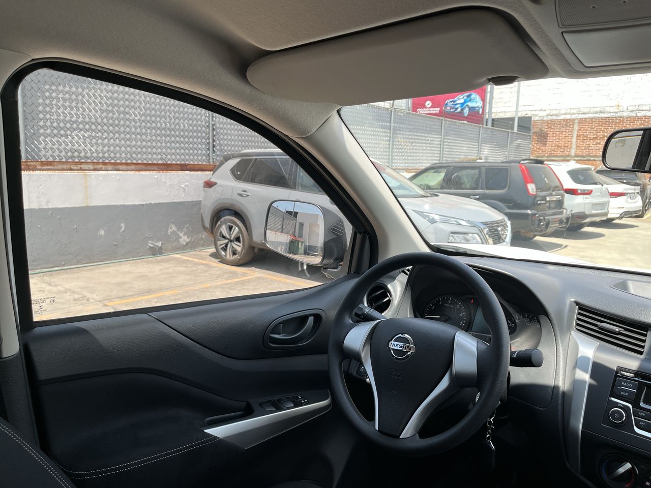 2020 Nissan FRONTIER DOBLE CABINA SE TM AC PAQ SEG 6VEL