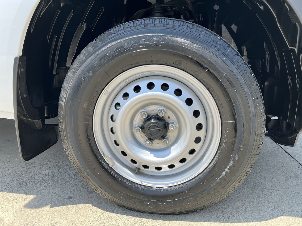 2020 Nissan FRONTIER DOBLE CABINA SE TM AC PAQ SEG 6VEL