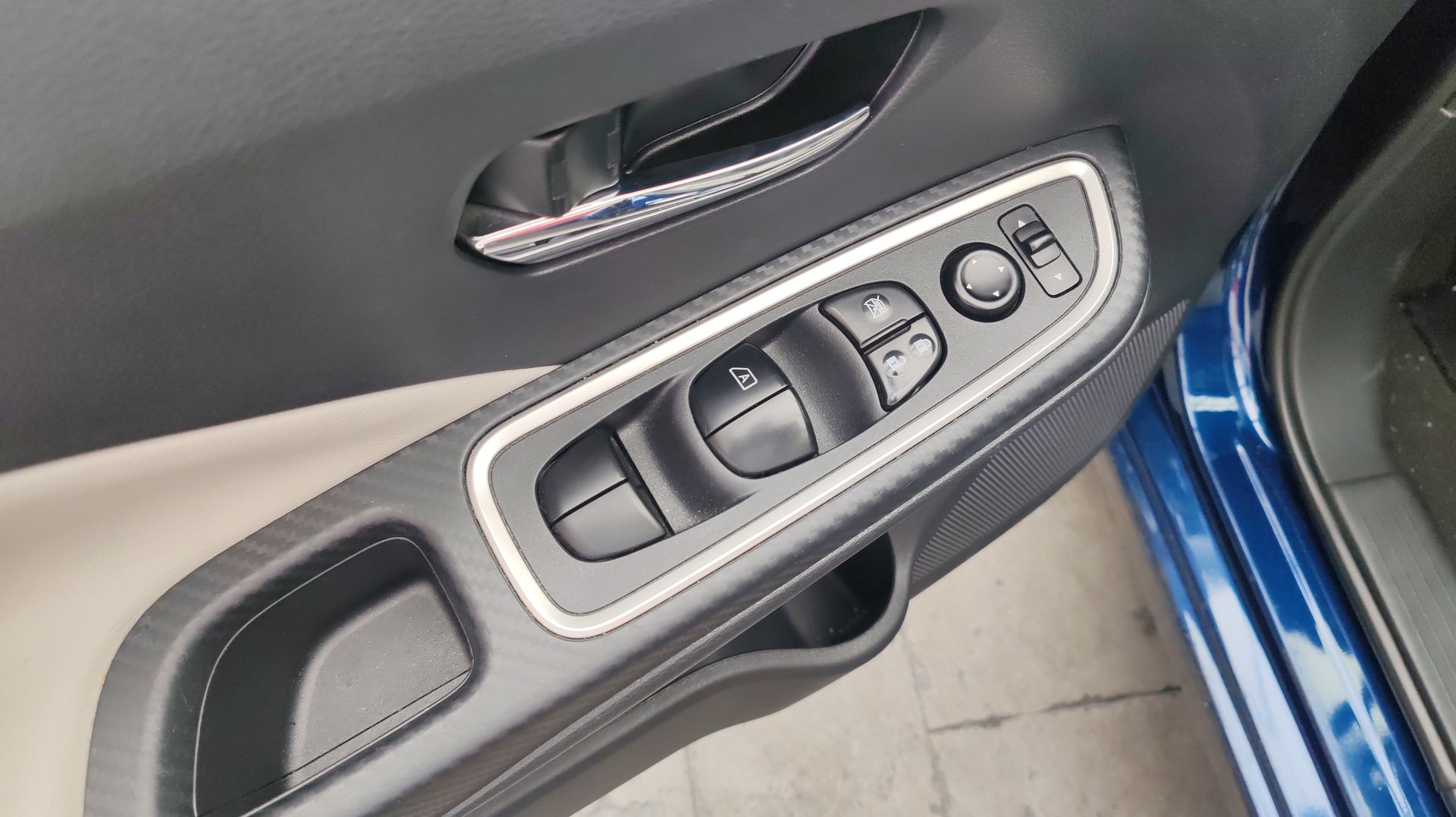 2023 Nissan VERSA EXCLUSIVE CVT 23