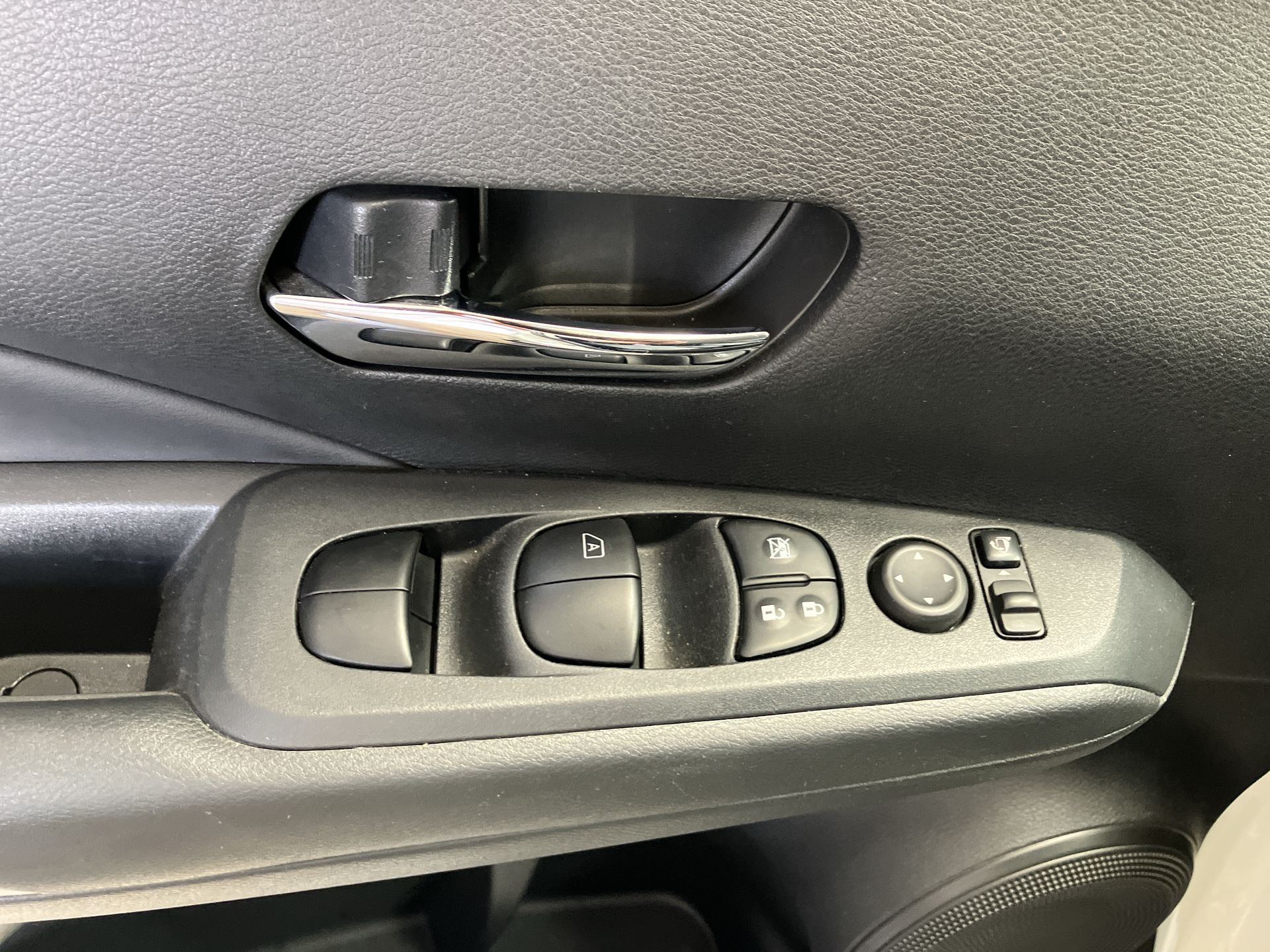 2024 Nissan KICKS PLATINUM E-POWER 24