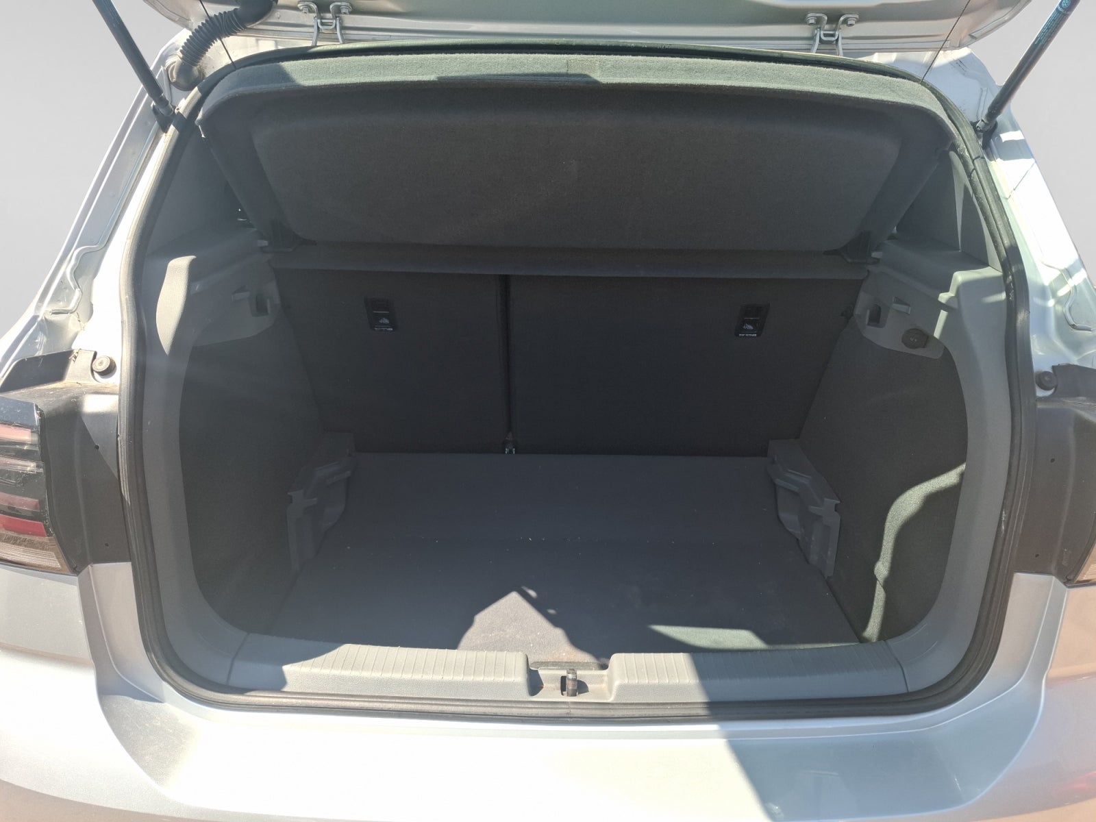 2020 Volkswagen T-CROSS T-CROSS TRENDLINE TIP EDICIÓN LANZAMIENT