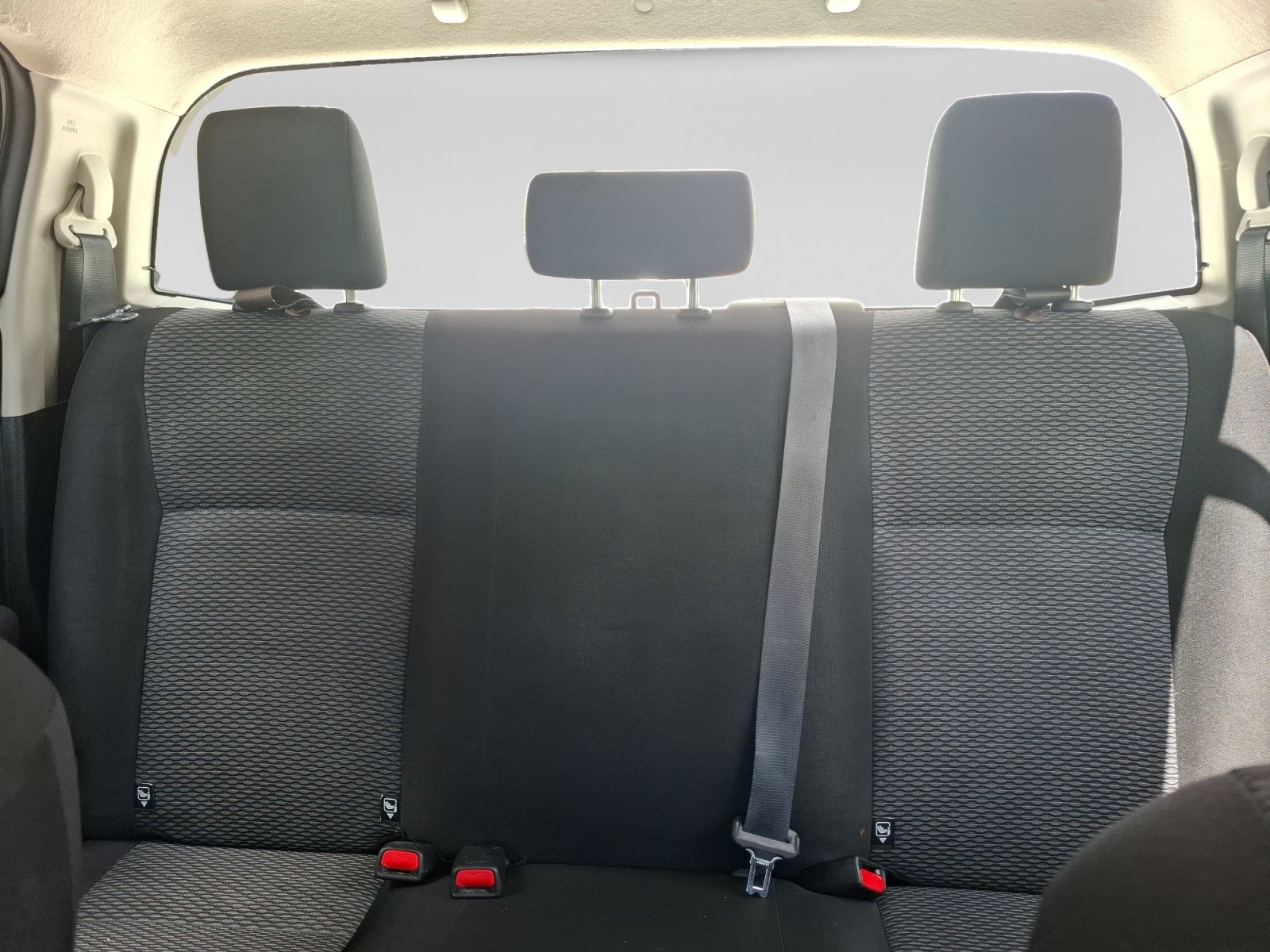 2023 Toyota HILUX D-CAB BASE